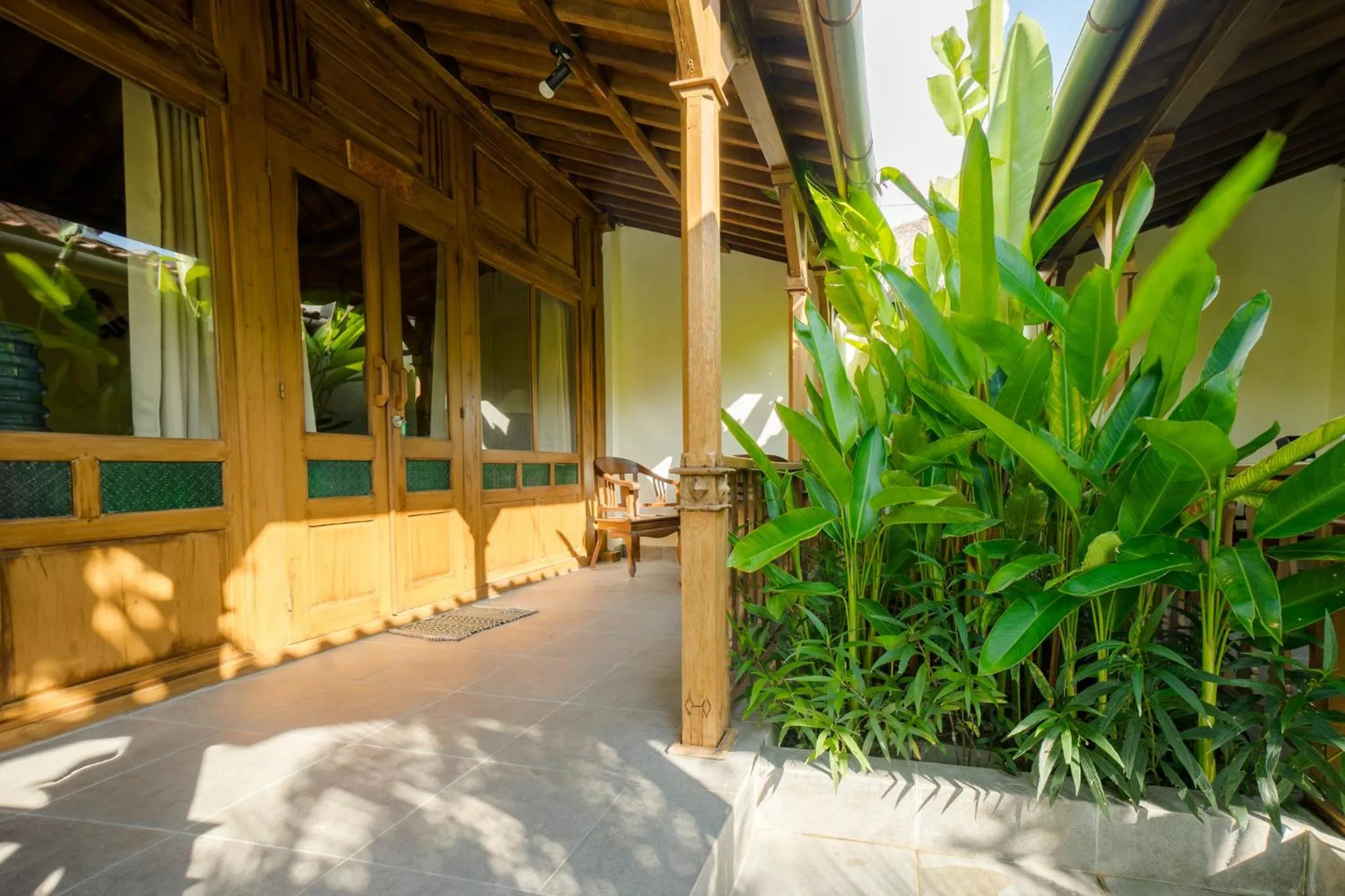 Property building in Red Gong