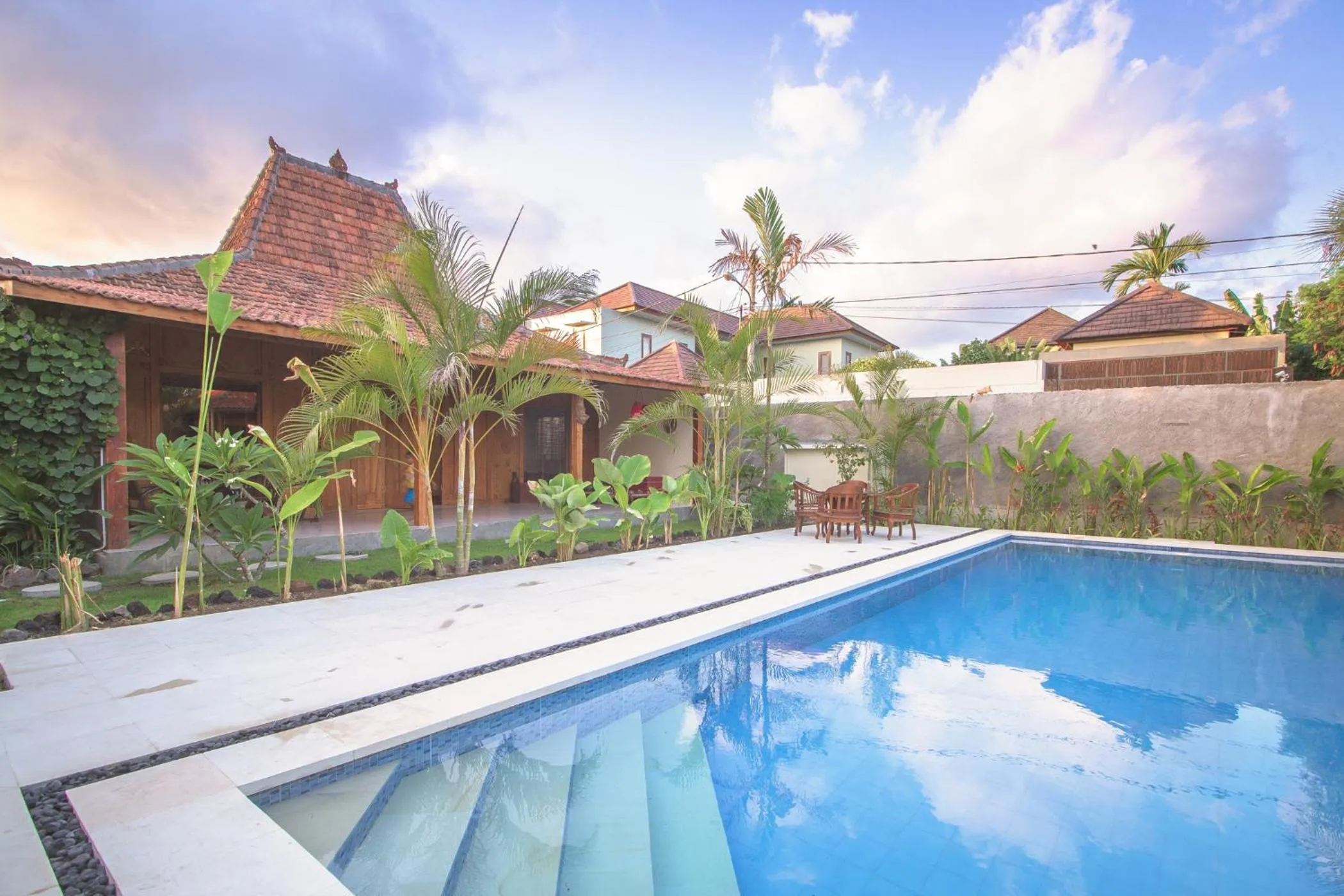 Pool view in Red Gong