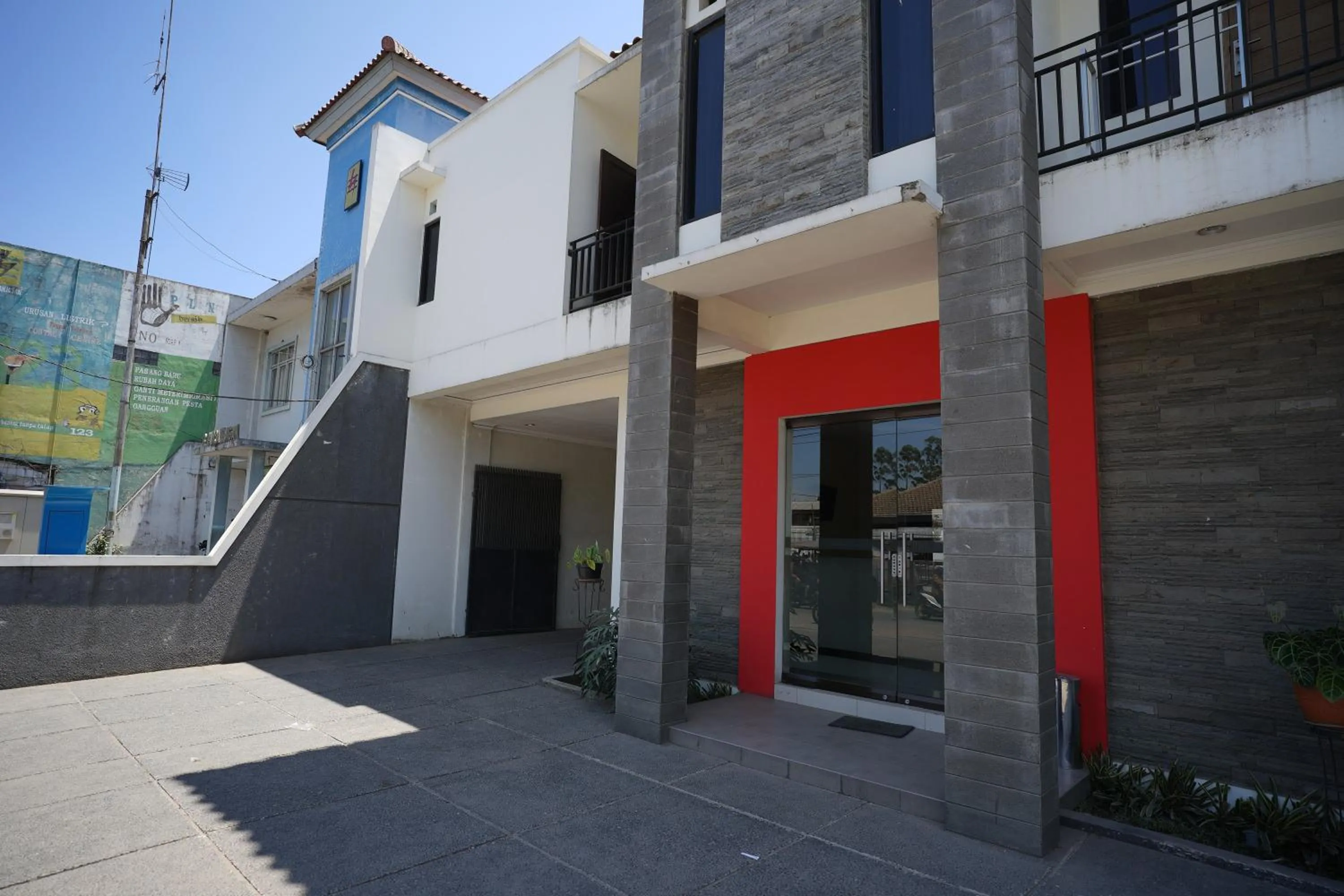 Property building in Hotel Puri Pangalengan