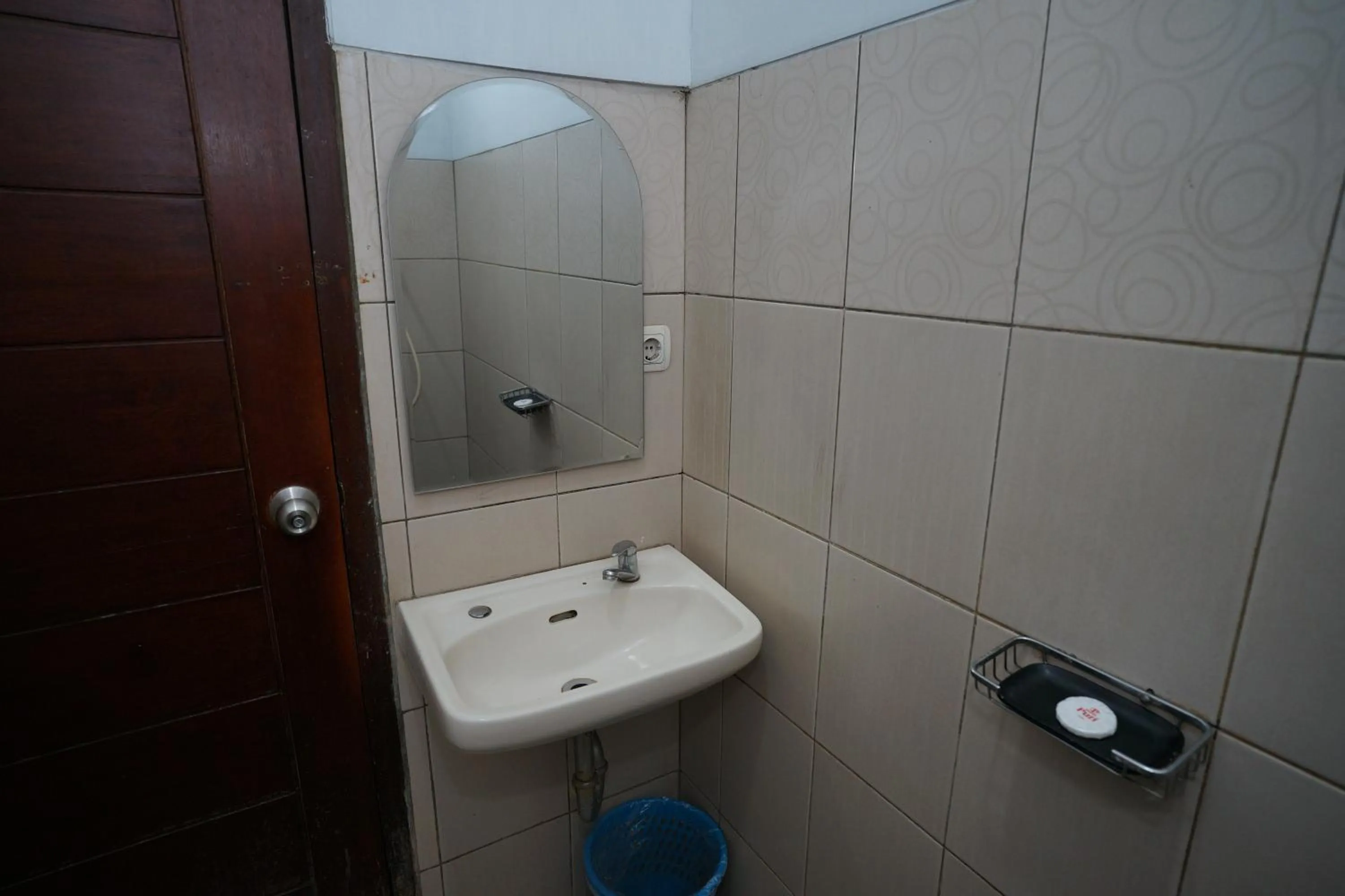 Shower in Hotel Puri Pangalengan