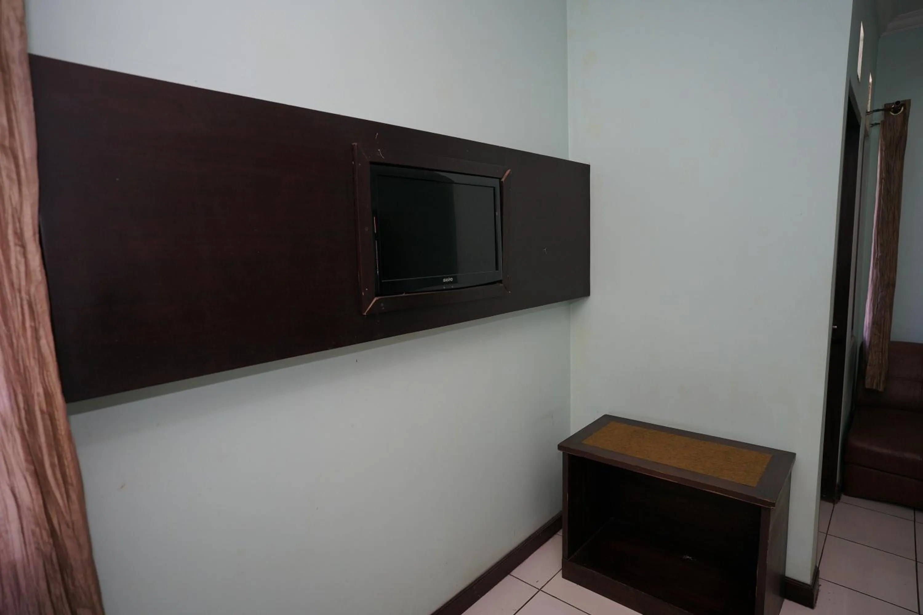 TV and multimedia in Hotel Puri Pangalengan