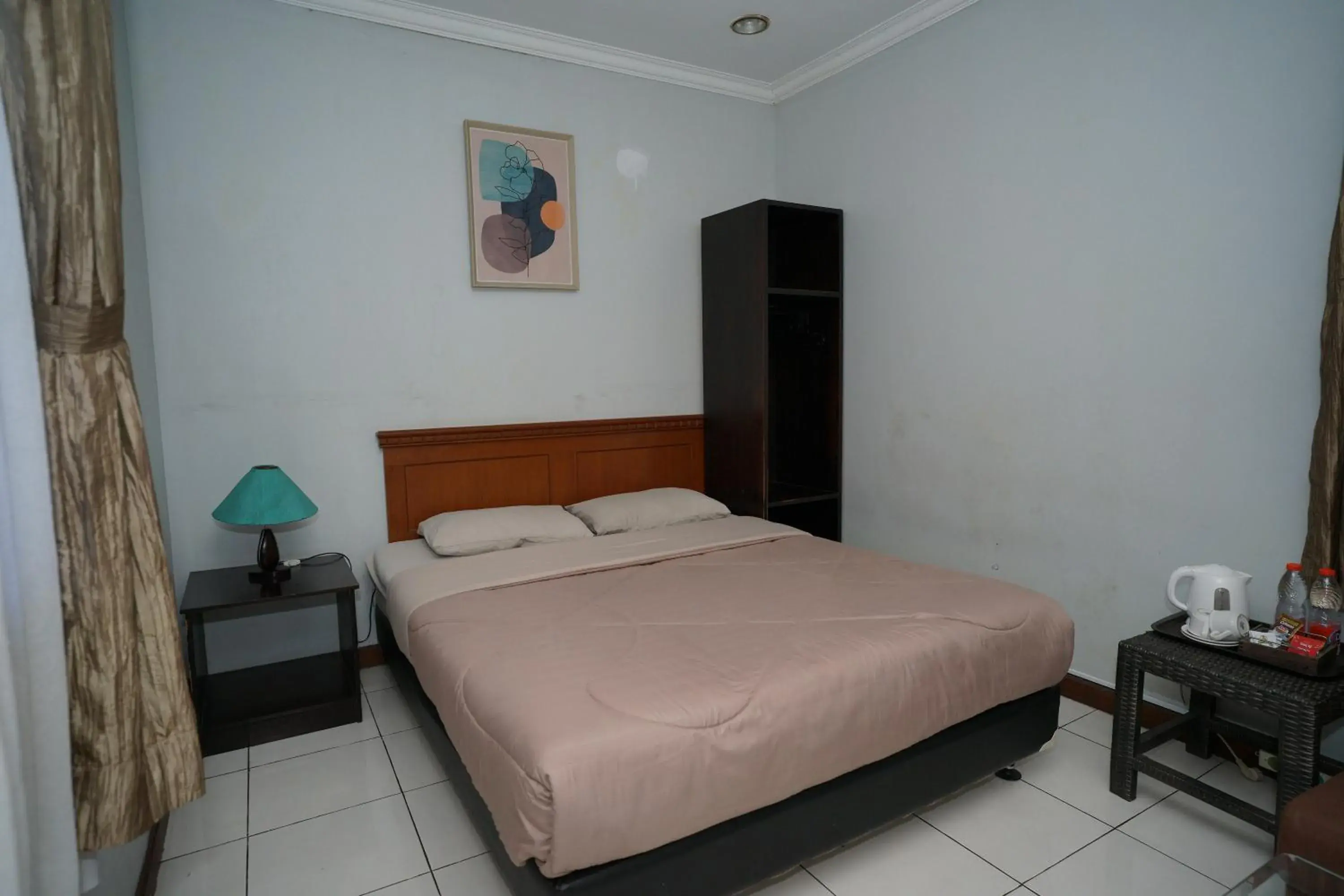 Deluxe Room in Hotel Puri Pangalengan Deluxe Room in Hotel Puri Pangalengan