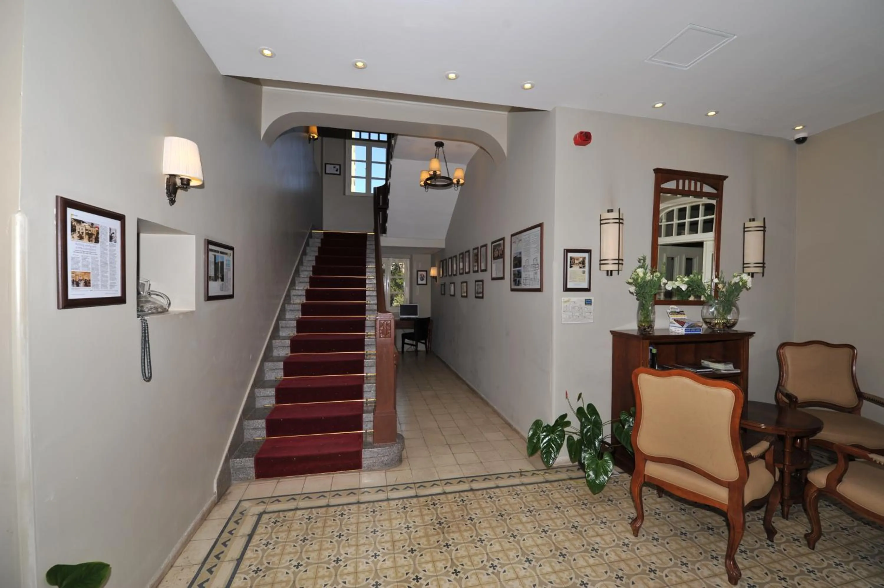 Lobby or reception in The Colony Hotel