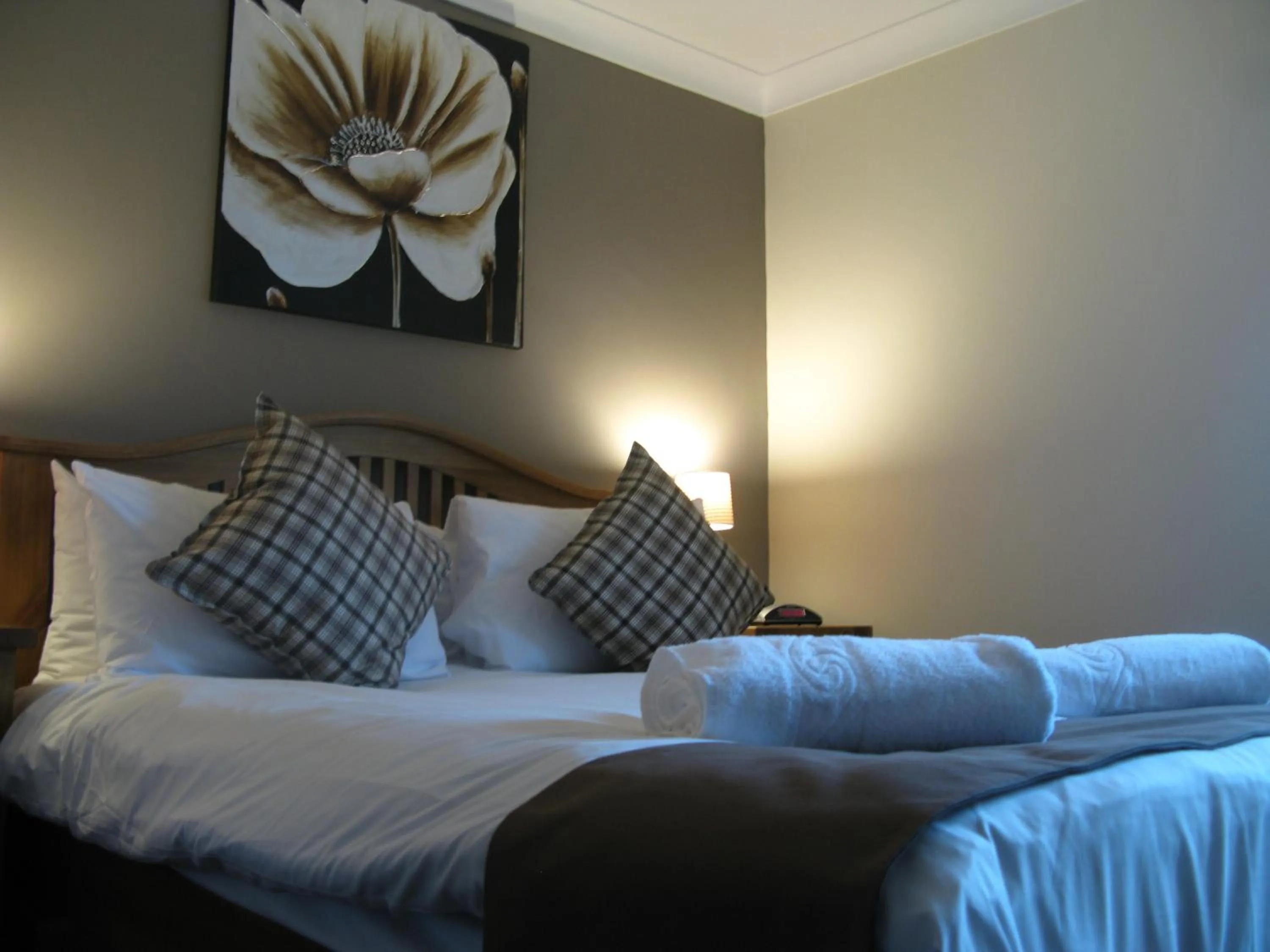 Bedroom, Bed in The Chequers Inn