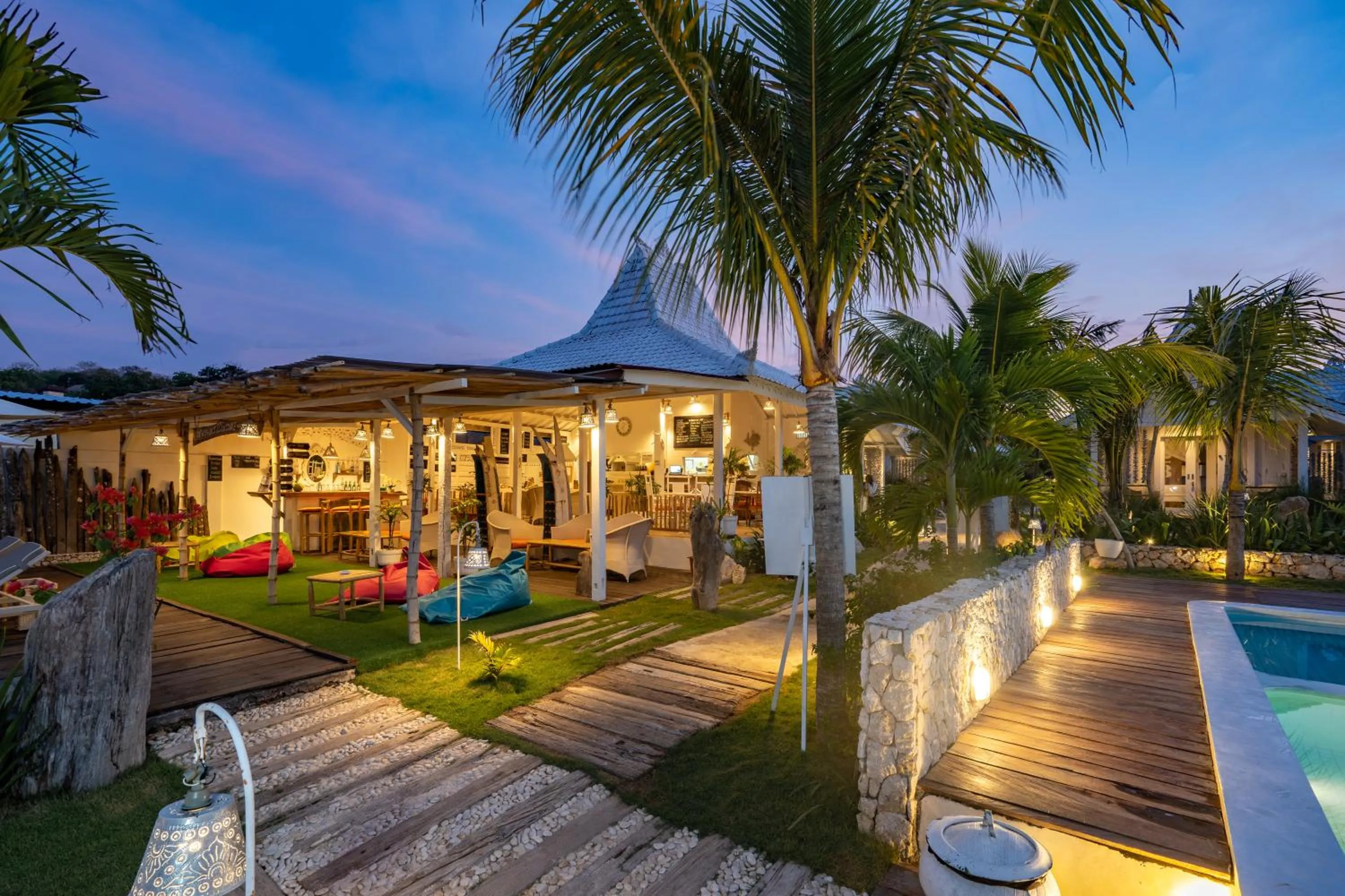 Restaurant/places to eat in Paus Putih Hotel