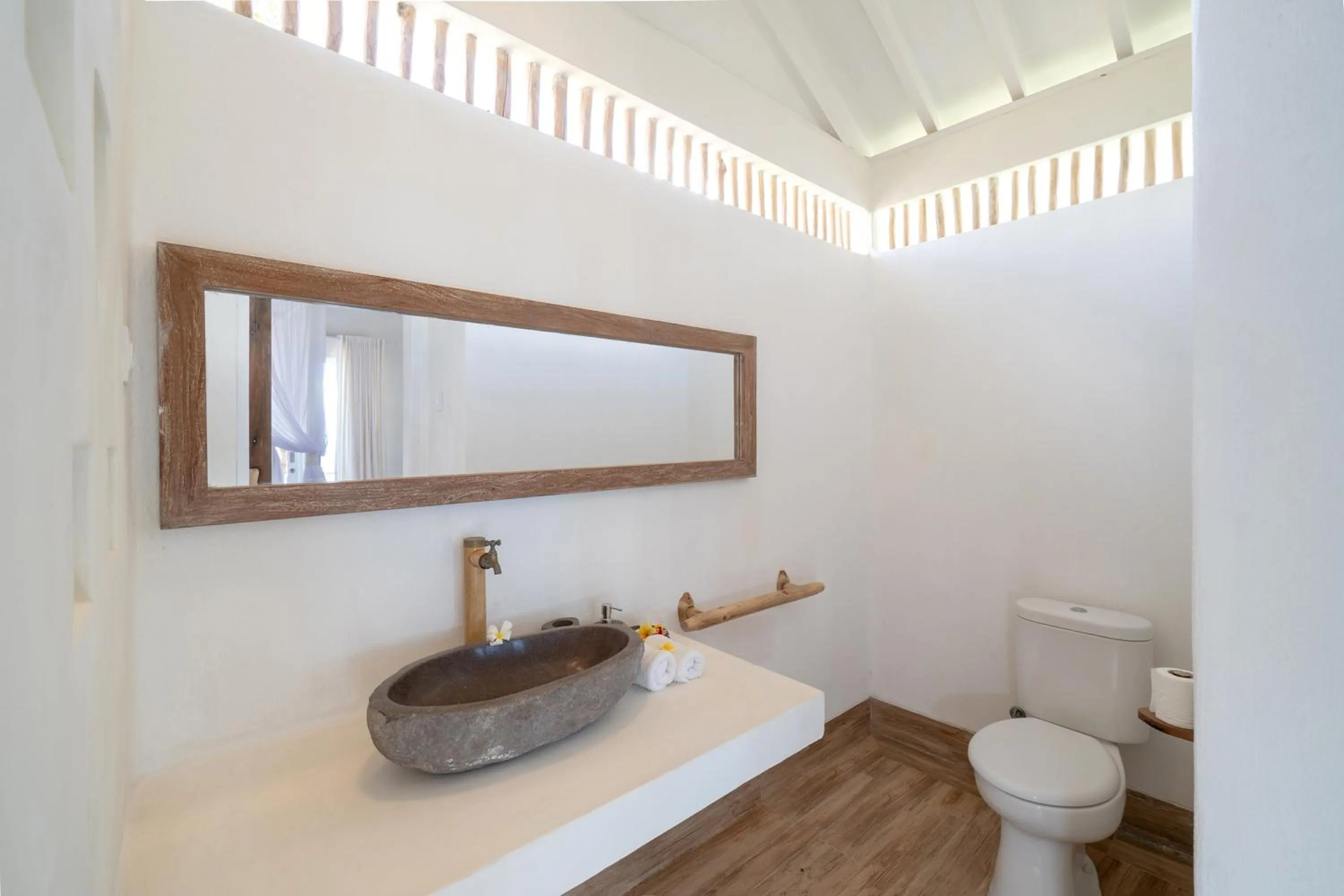 Bathroom in Paus Putih Hotel