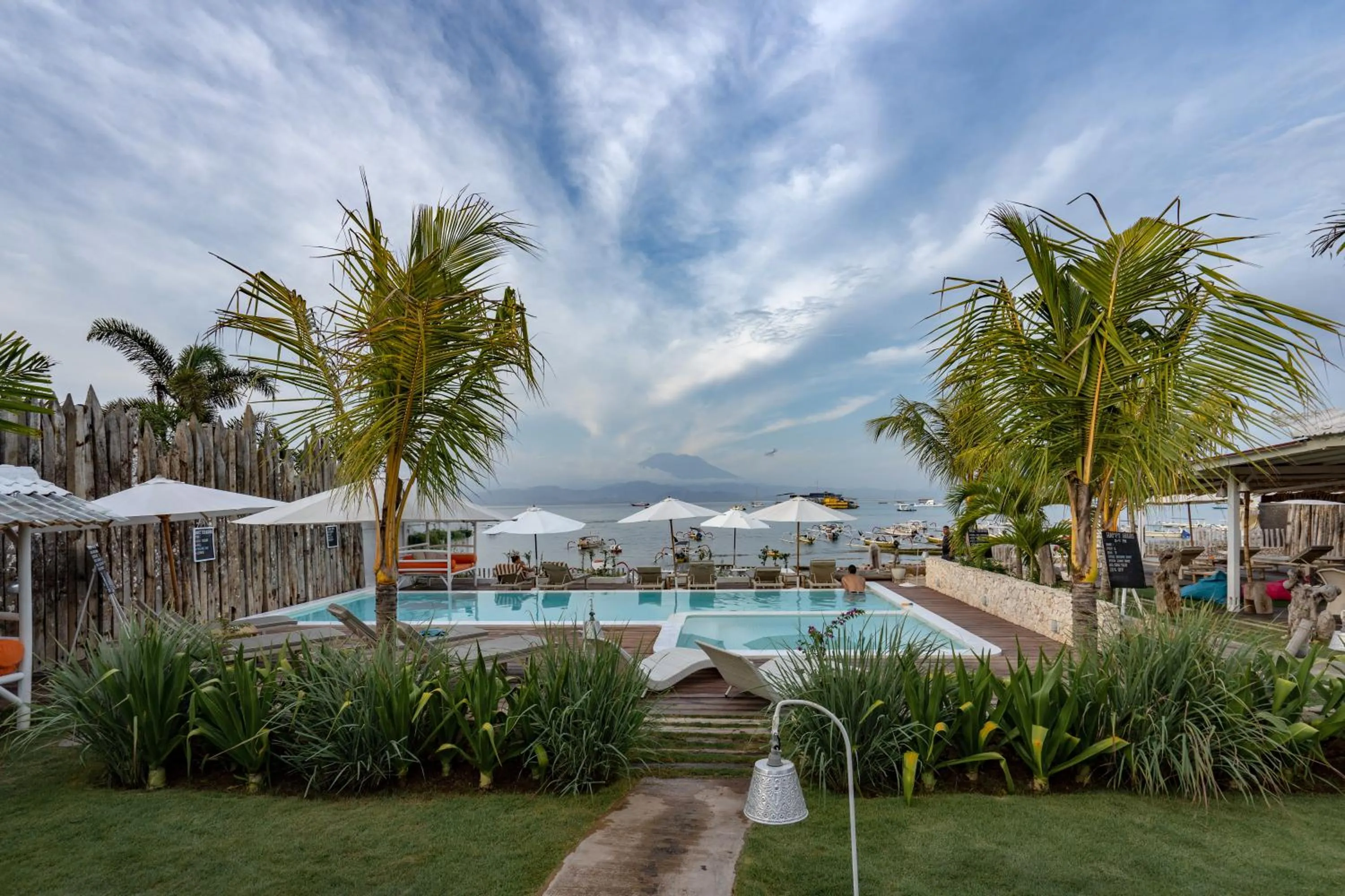 Beach in Paus Putih Hotel