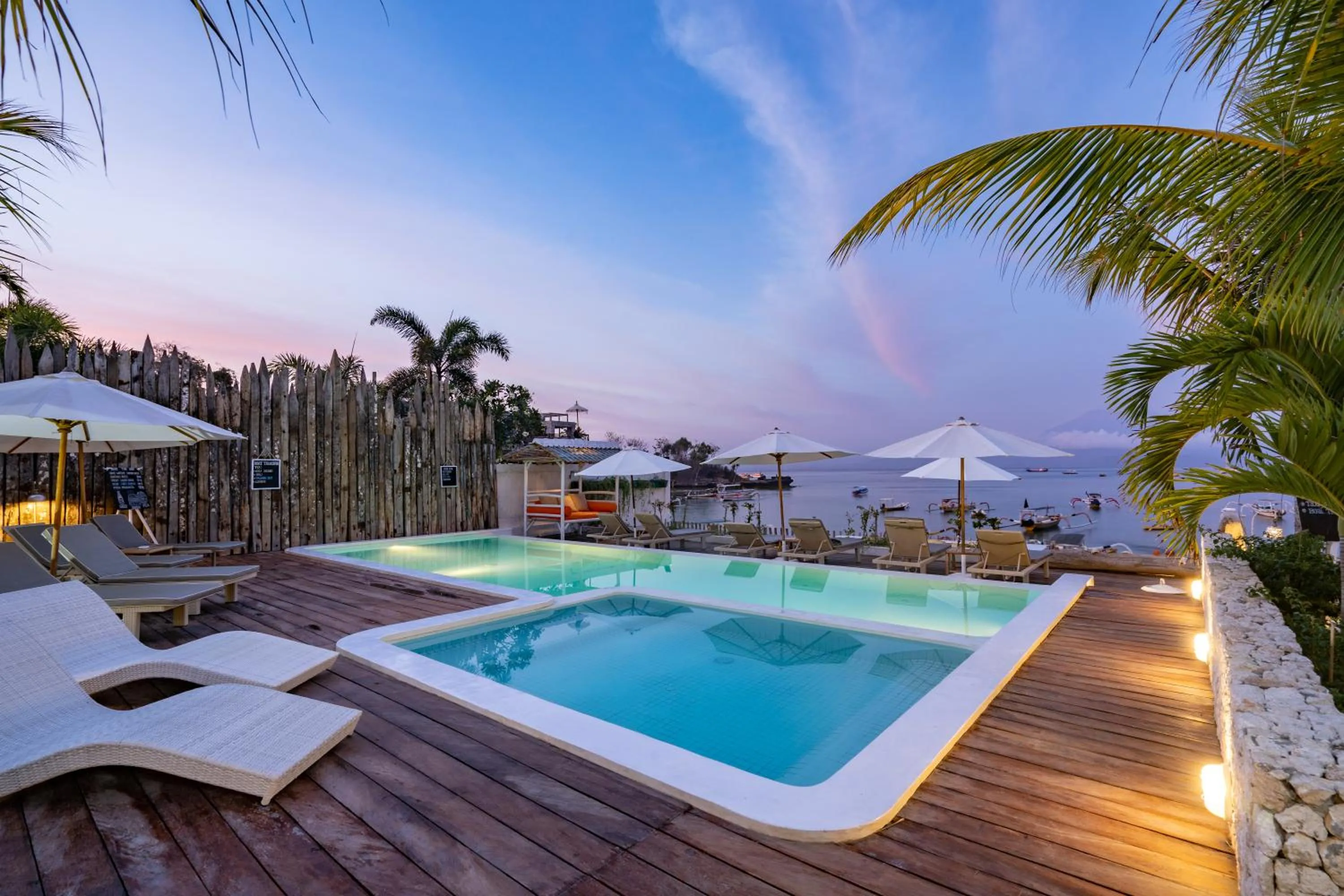 Swimming pool in Paus Putih Hotel