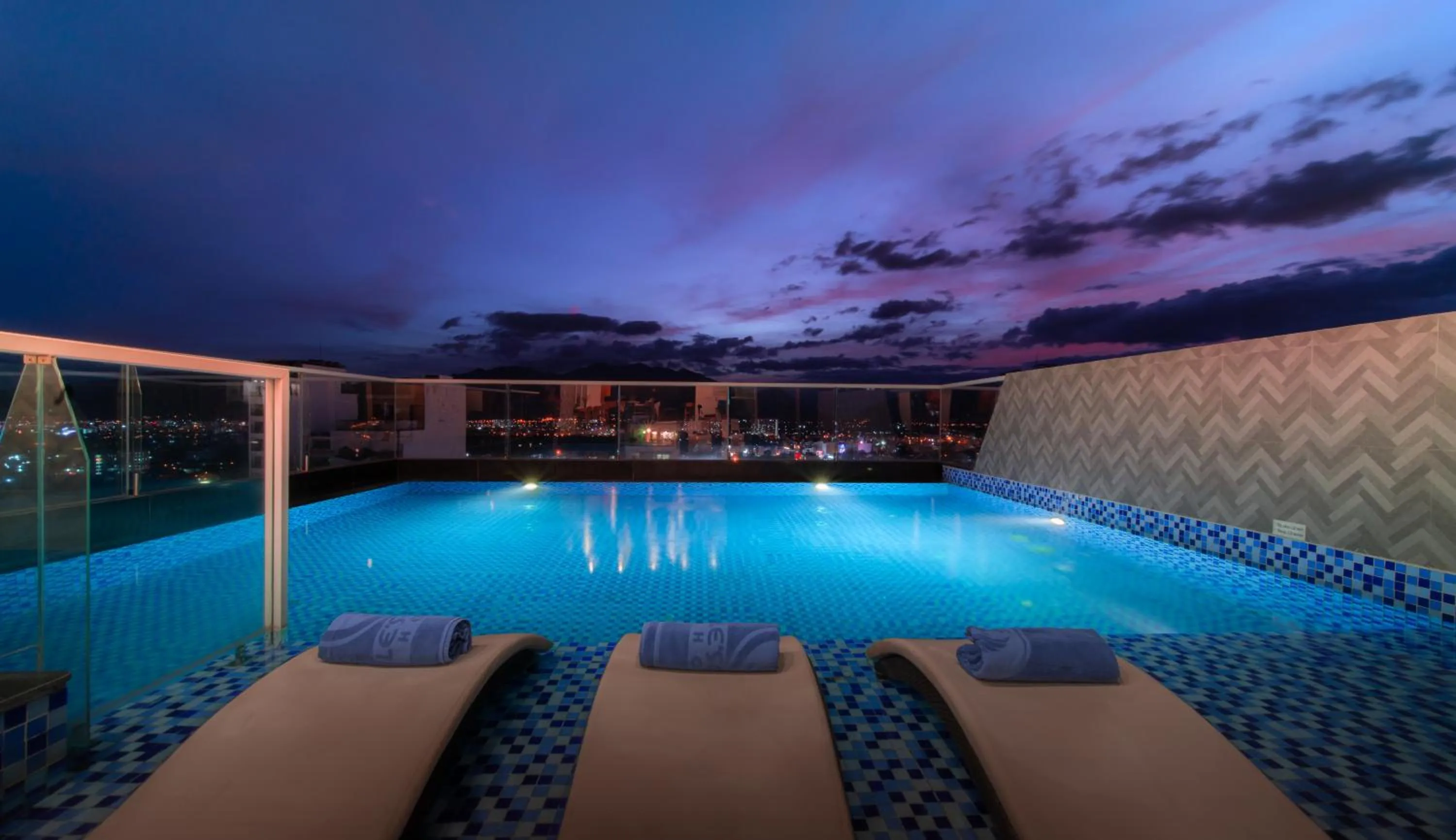 Night in Le's Cham Hotel