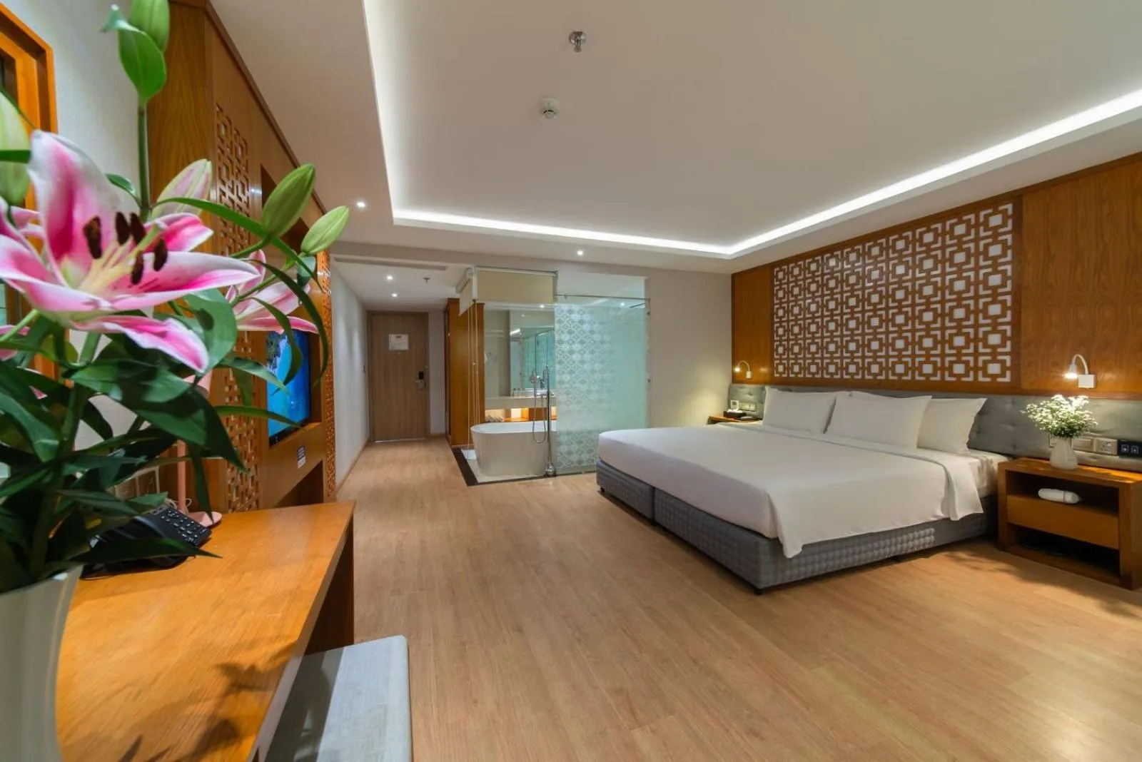 Bed in Le's Cham Hotel