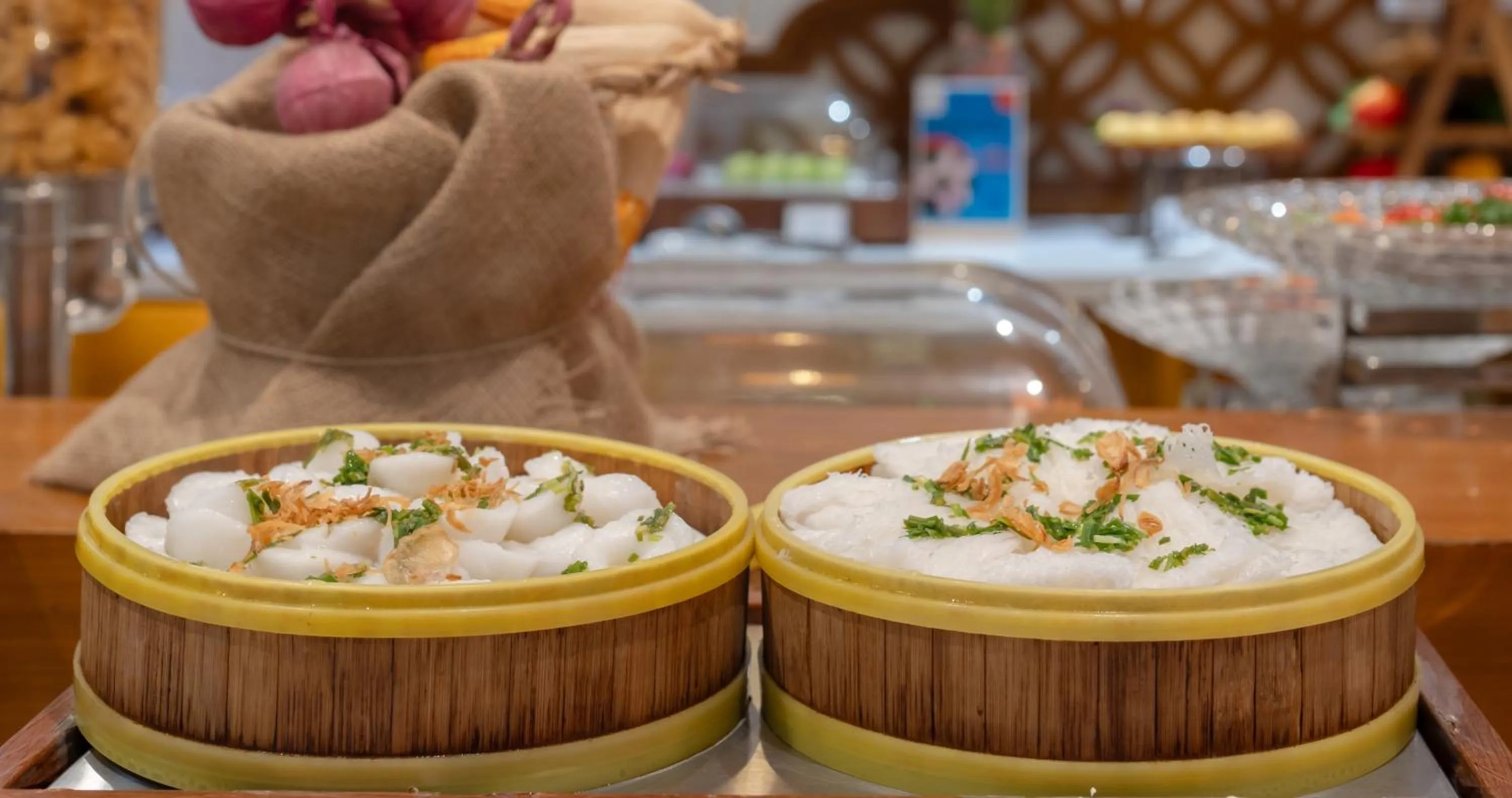 Food and drinks in Le's Cham Hotel