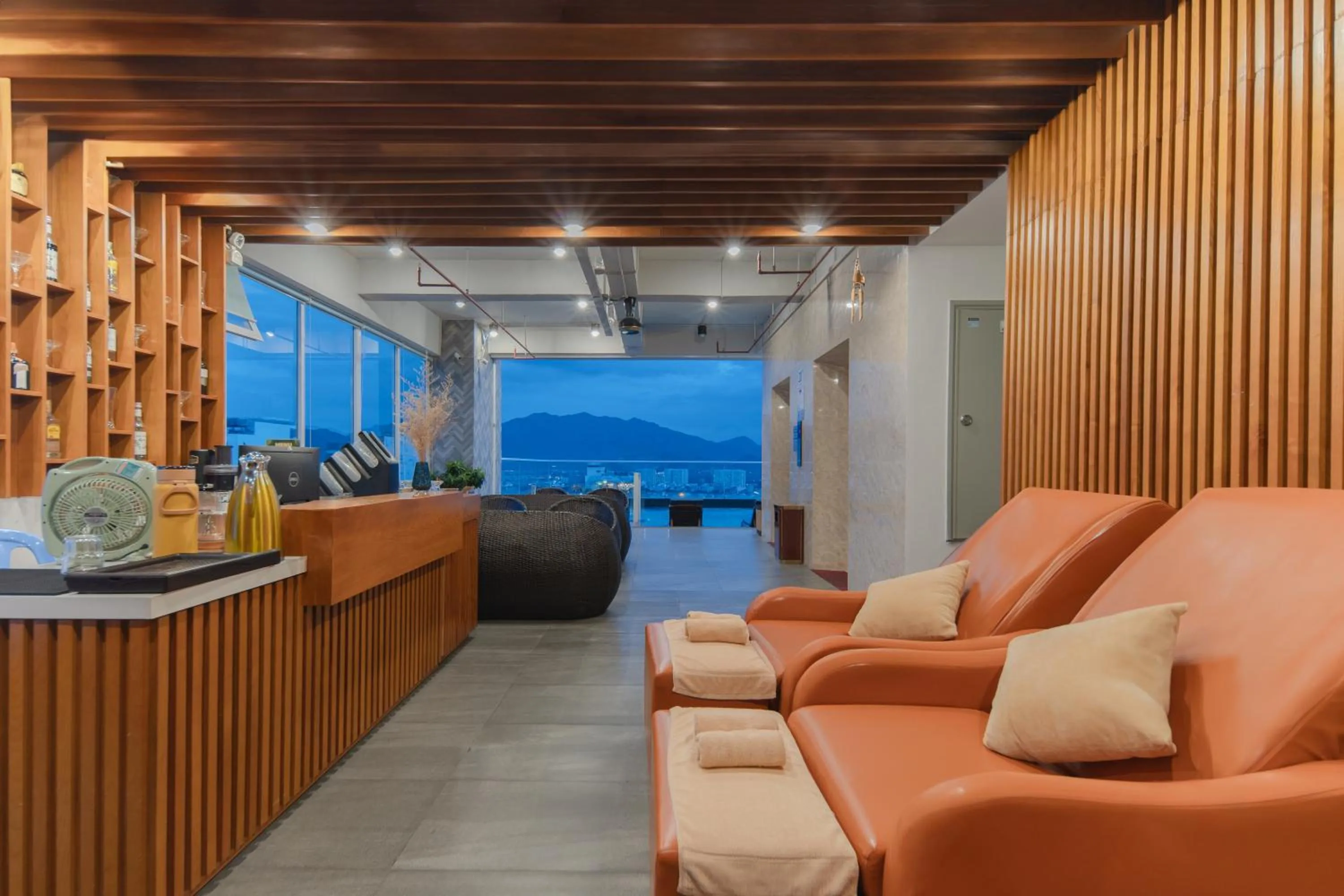 Swimming pool in Le's Cham Hotel