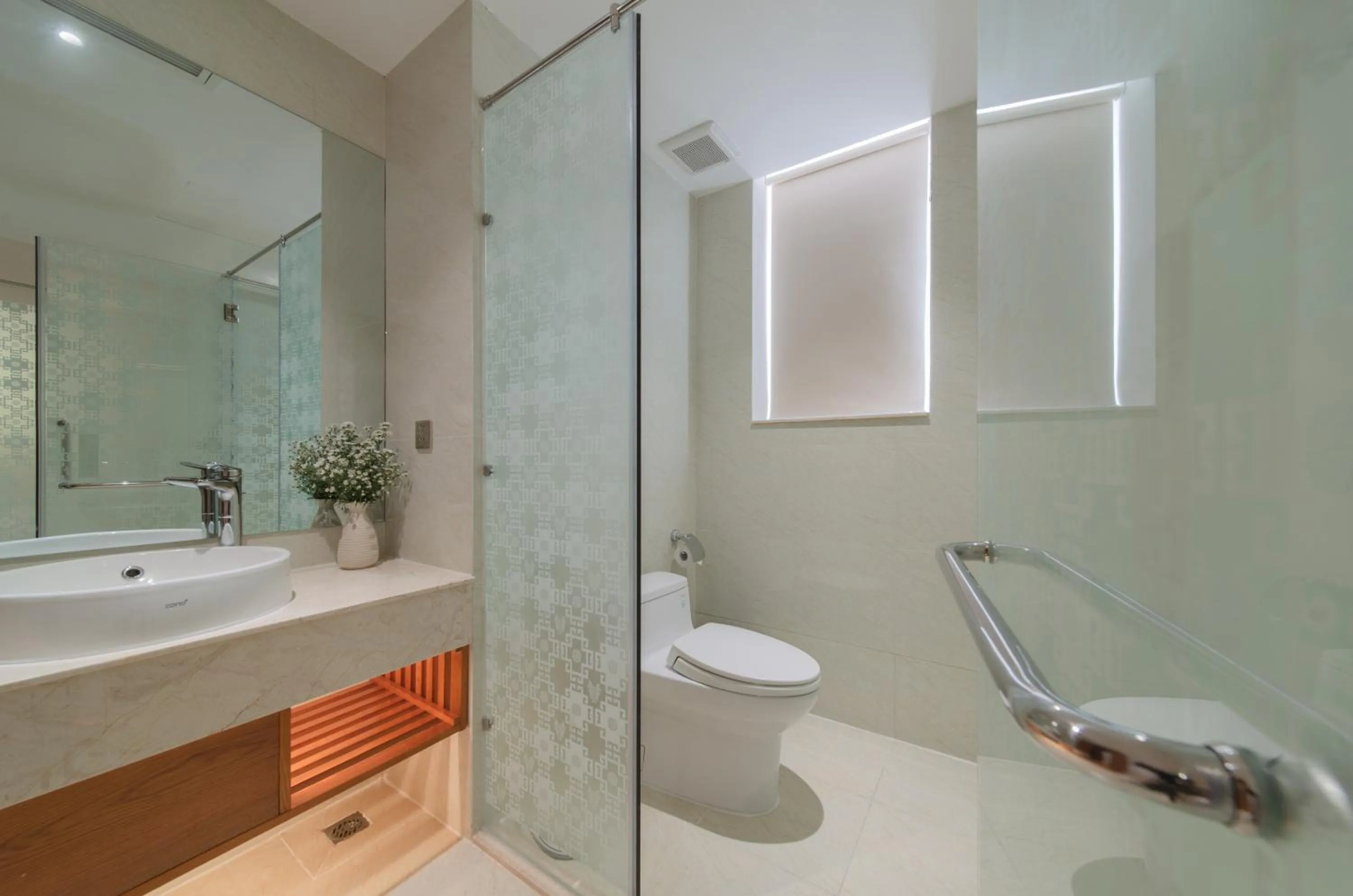 Bathroom in Le's Cham Hotel