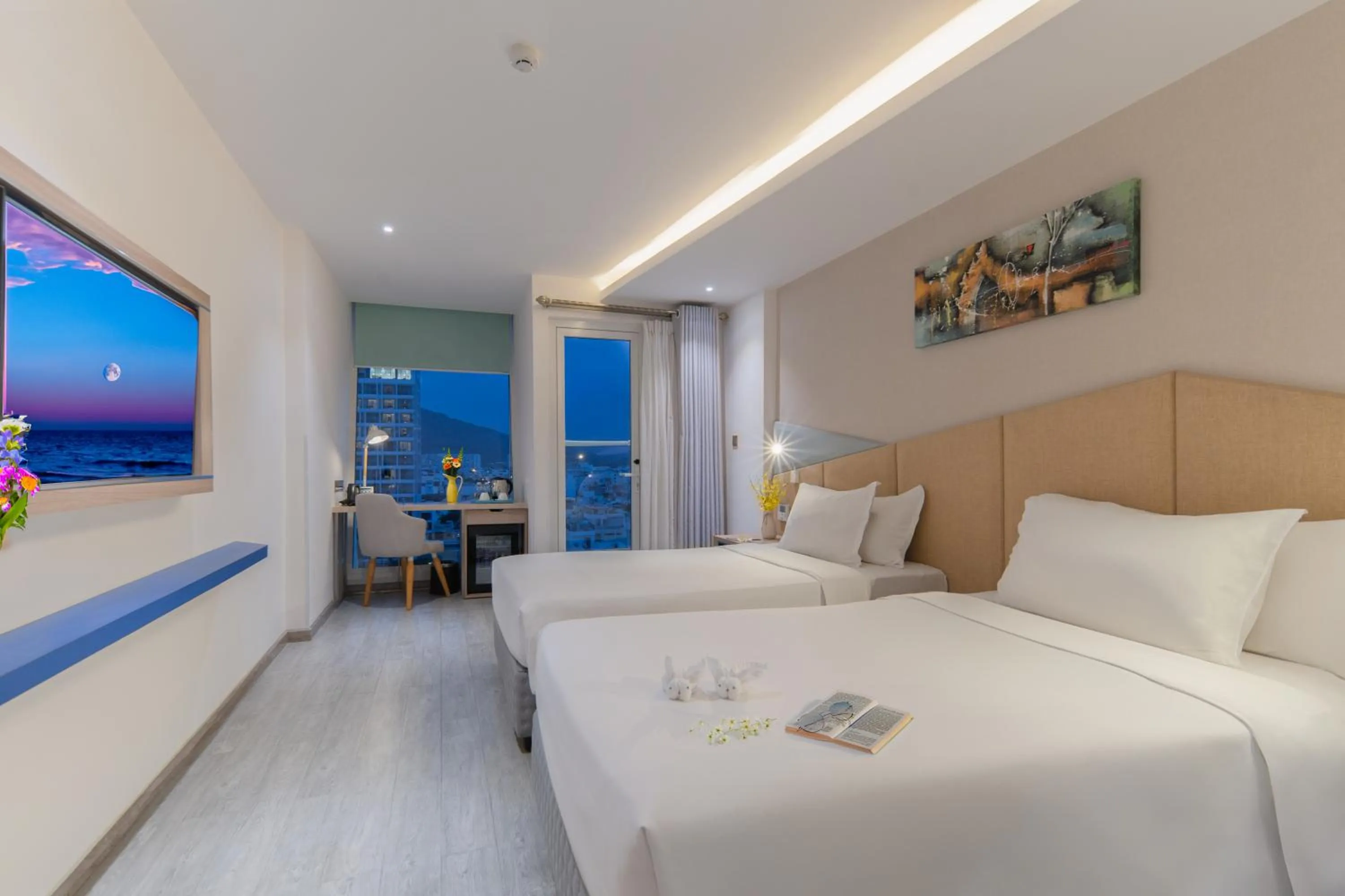 Balcony/Terrace, Bed in Le's Cham Hotel