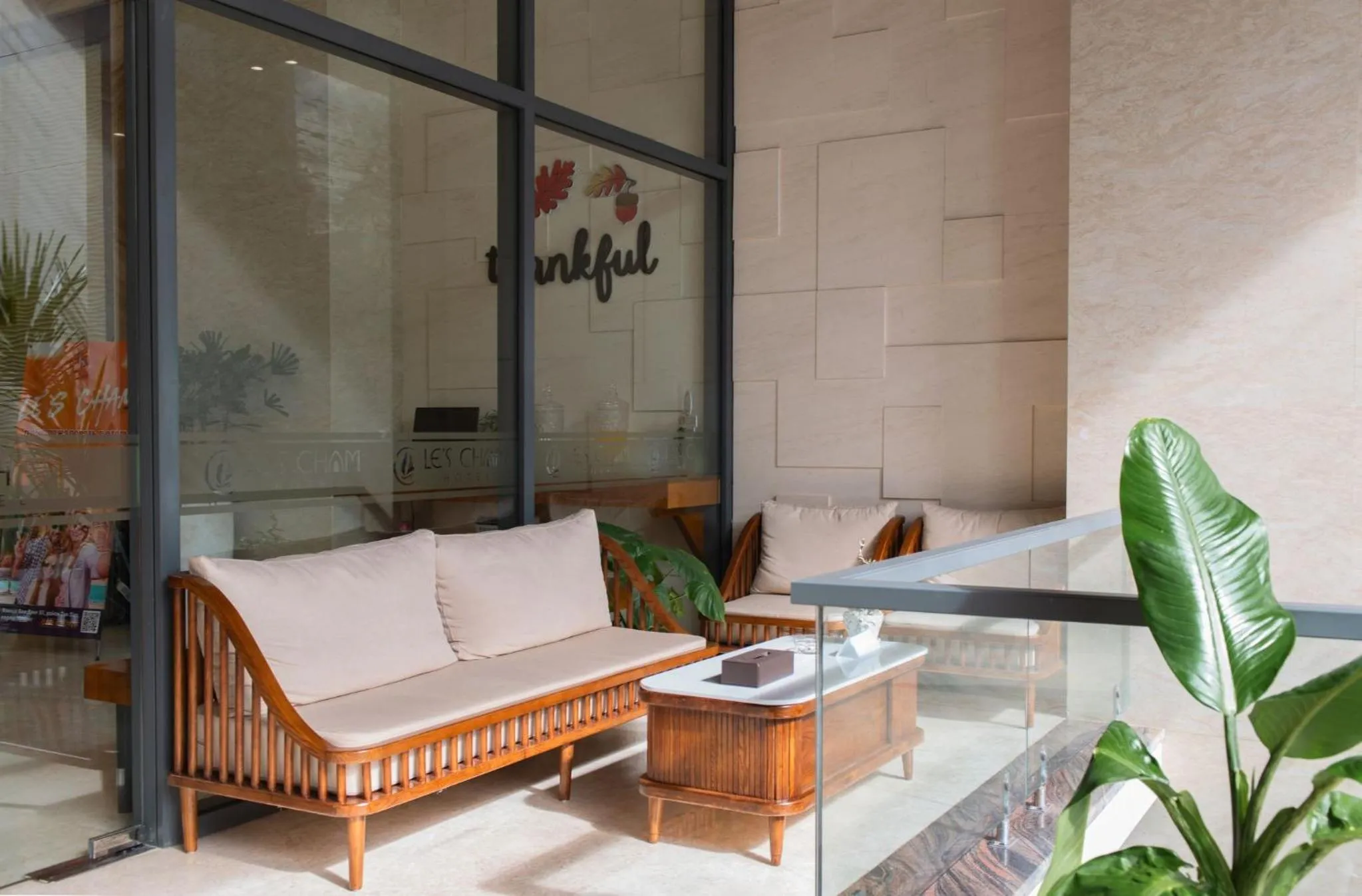 Living room in Le's Cham Hotel