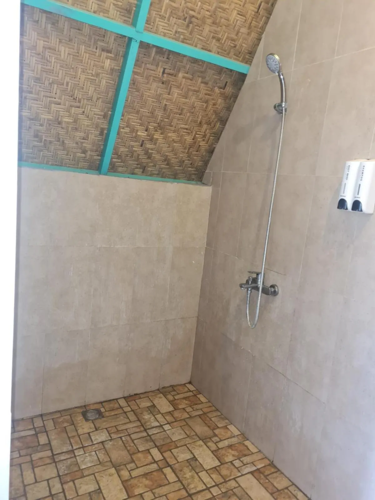 Shower in Makarma Resort Lombok