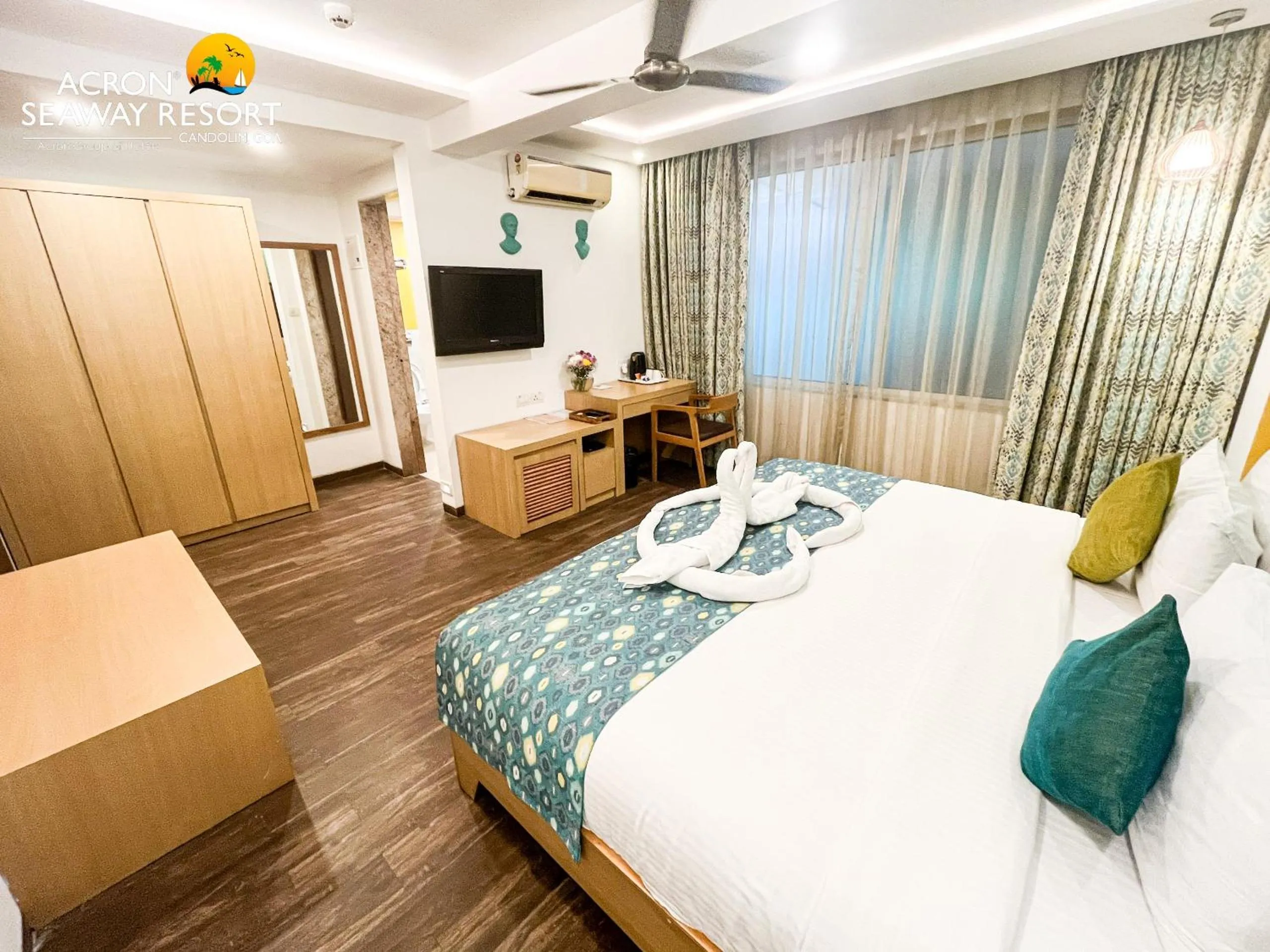 Bed in Acron Seaway Resort