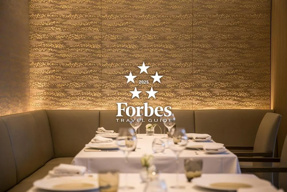 Restaurant/places to eat in The Okura Tokyo