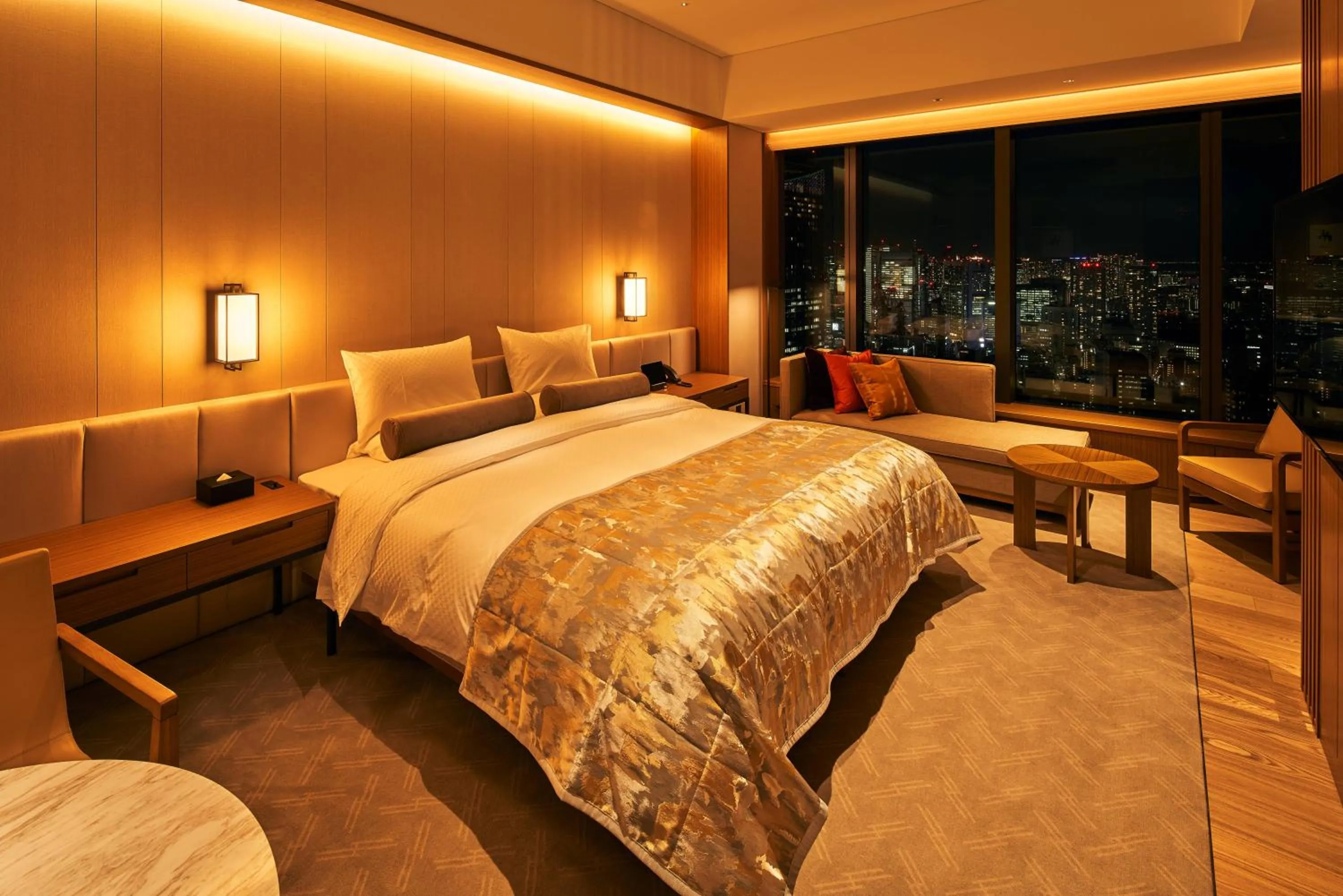 Photo of the whole room, Bed in The Okura Tokyo