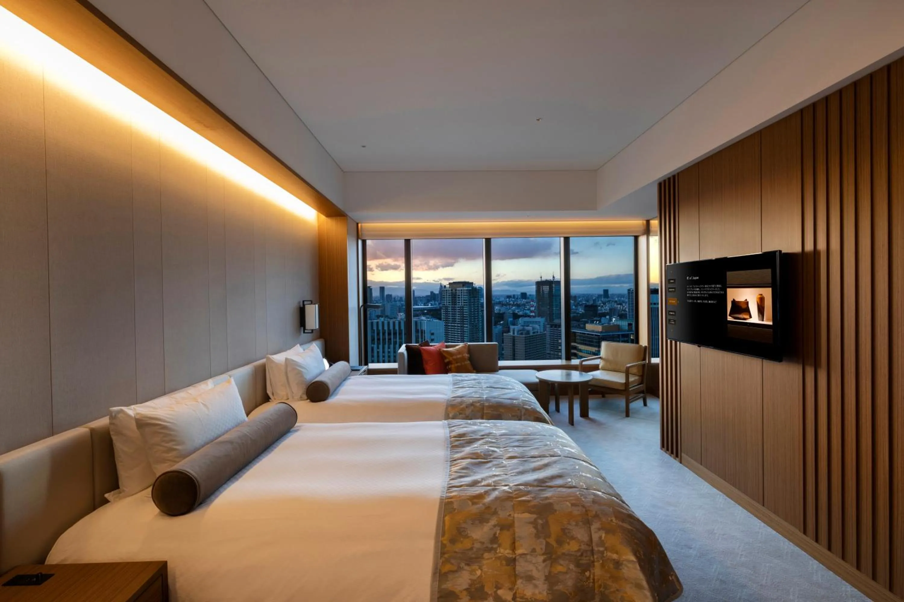 Photo of the whole room, Bed in The Okura Tokyo