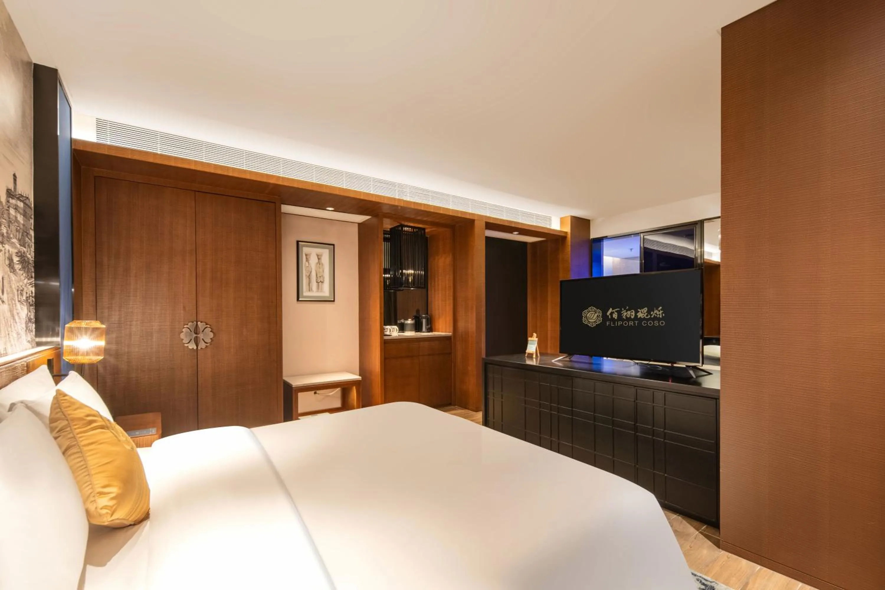 Bedroom, Bed in Hisilk Artwork Center Fliport Coso Hotel