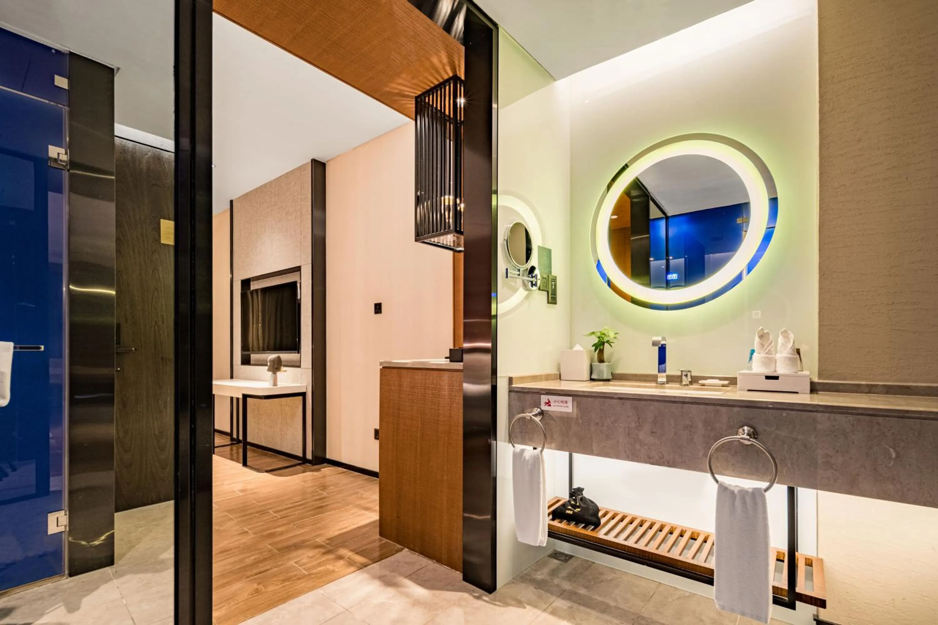 Toilet in Hisilk Artwork Center Fliport Coso Hotel