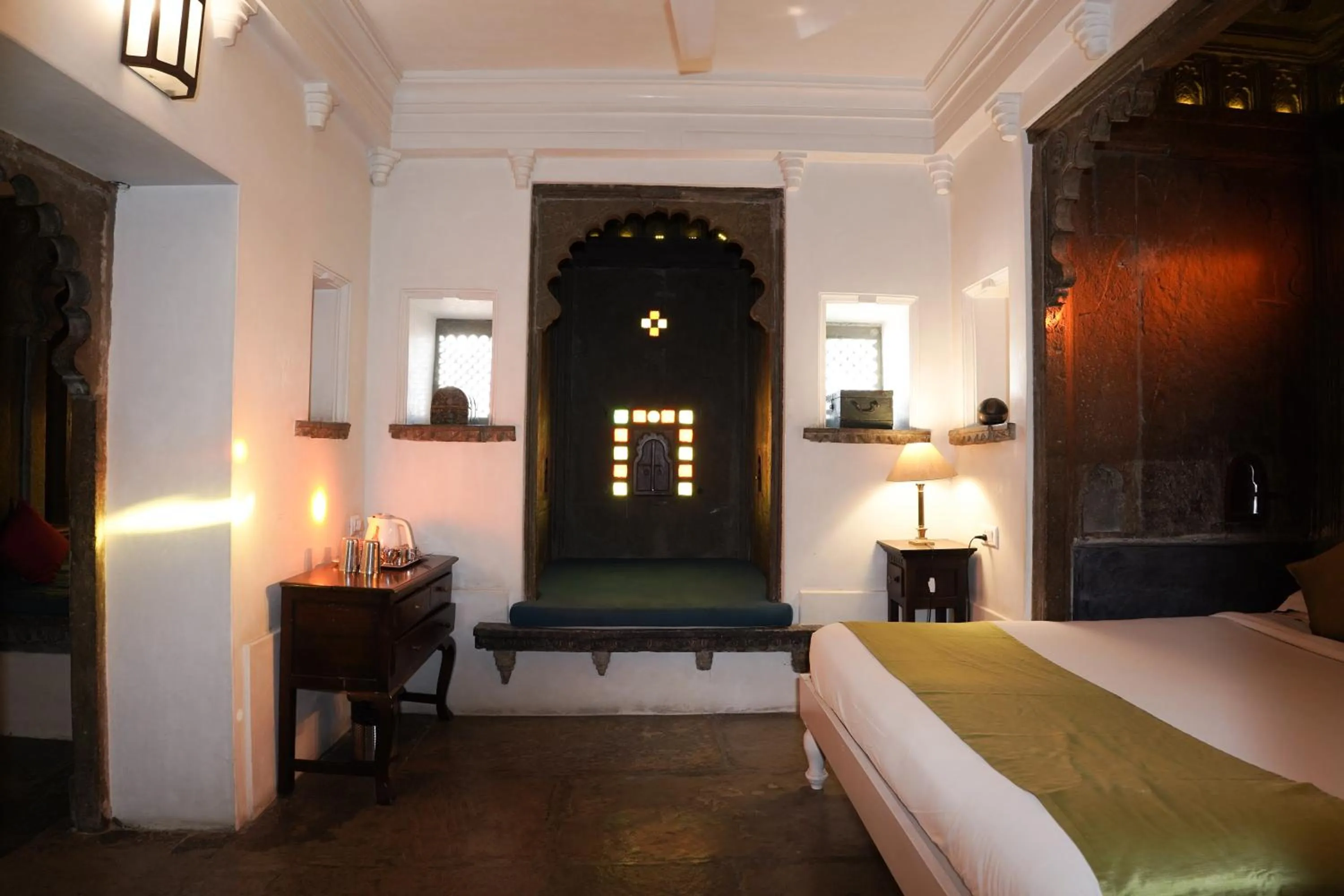 Bed in Madri Haveli