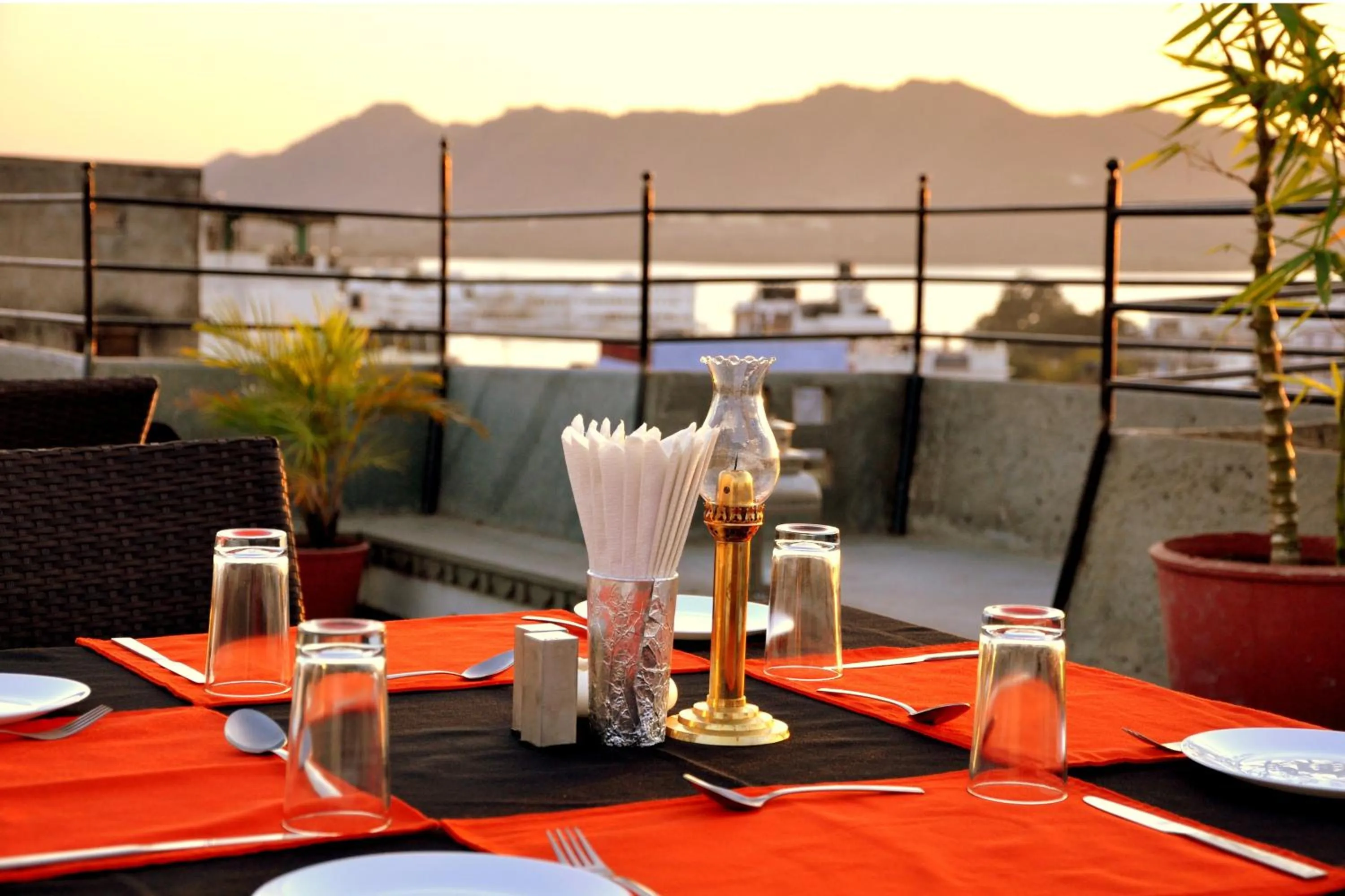 Restaurant/places to eat in Madri Haveli