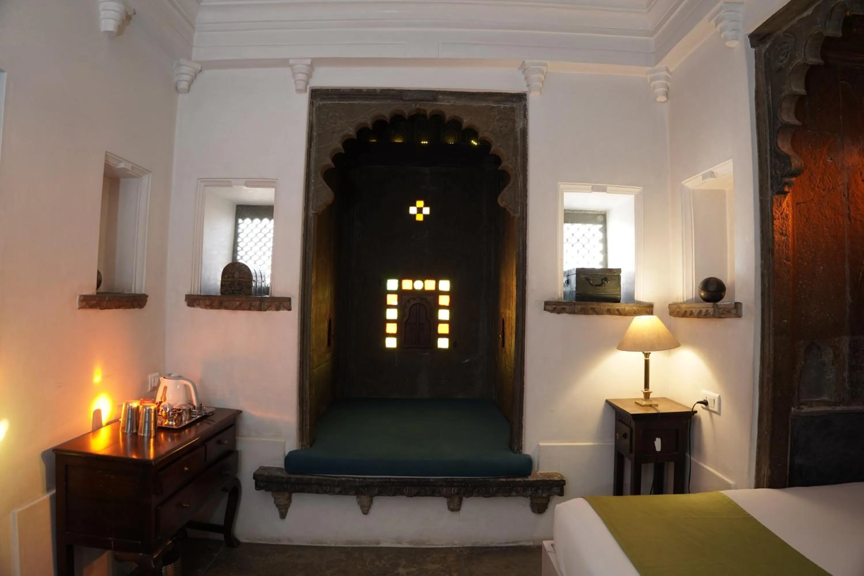 Bed in Madri Haveli