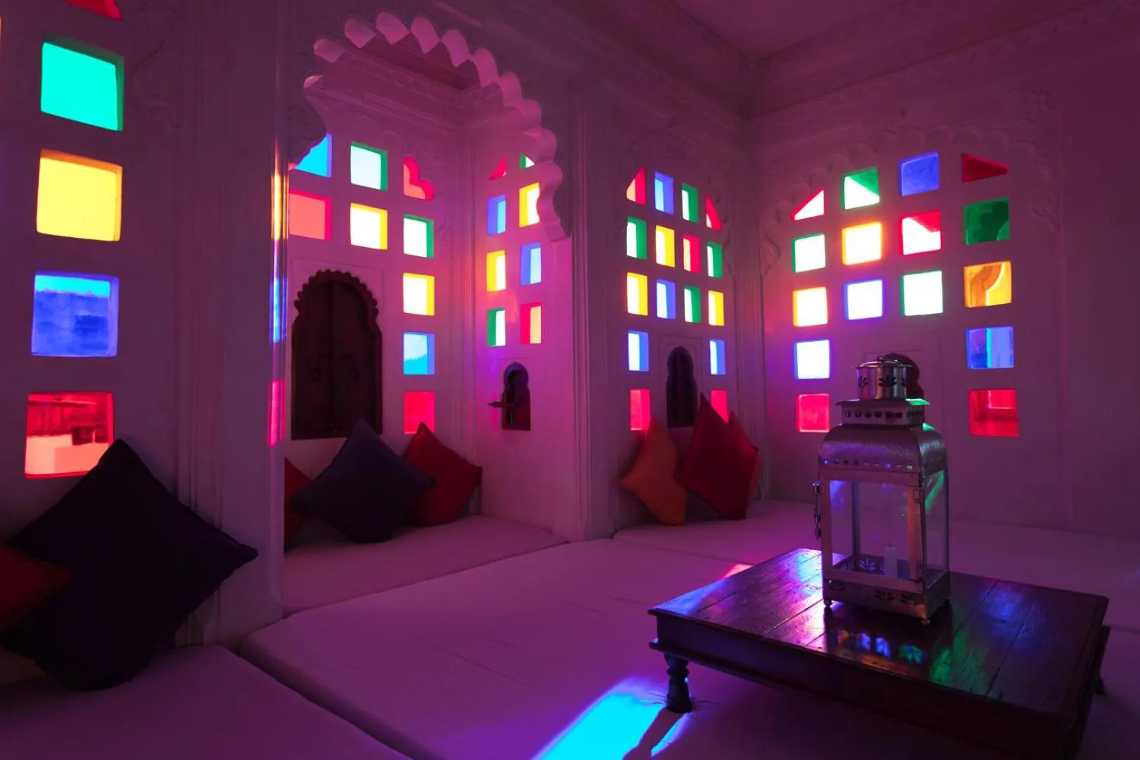 Seating area, Bed in Madri Haveli