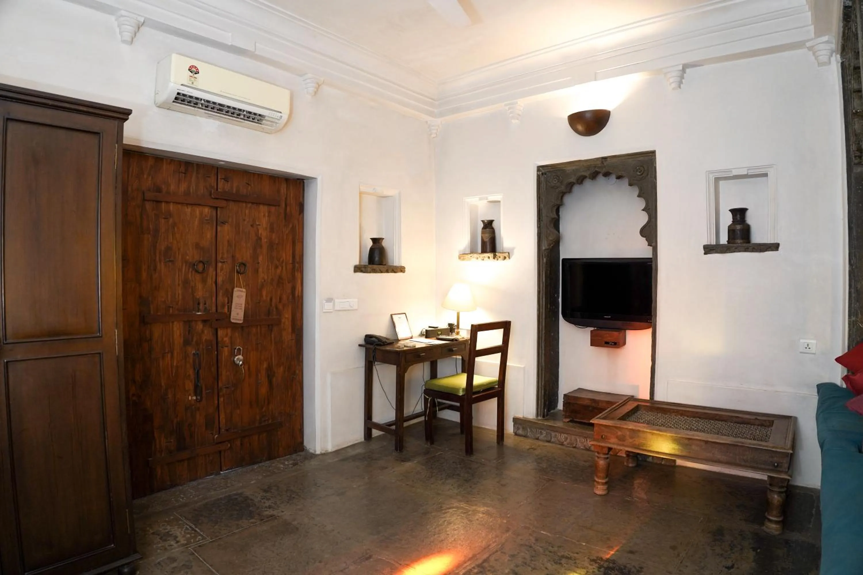 TV and multimedia in Madri Haveli