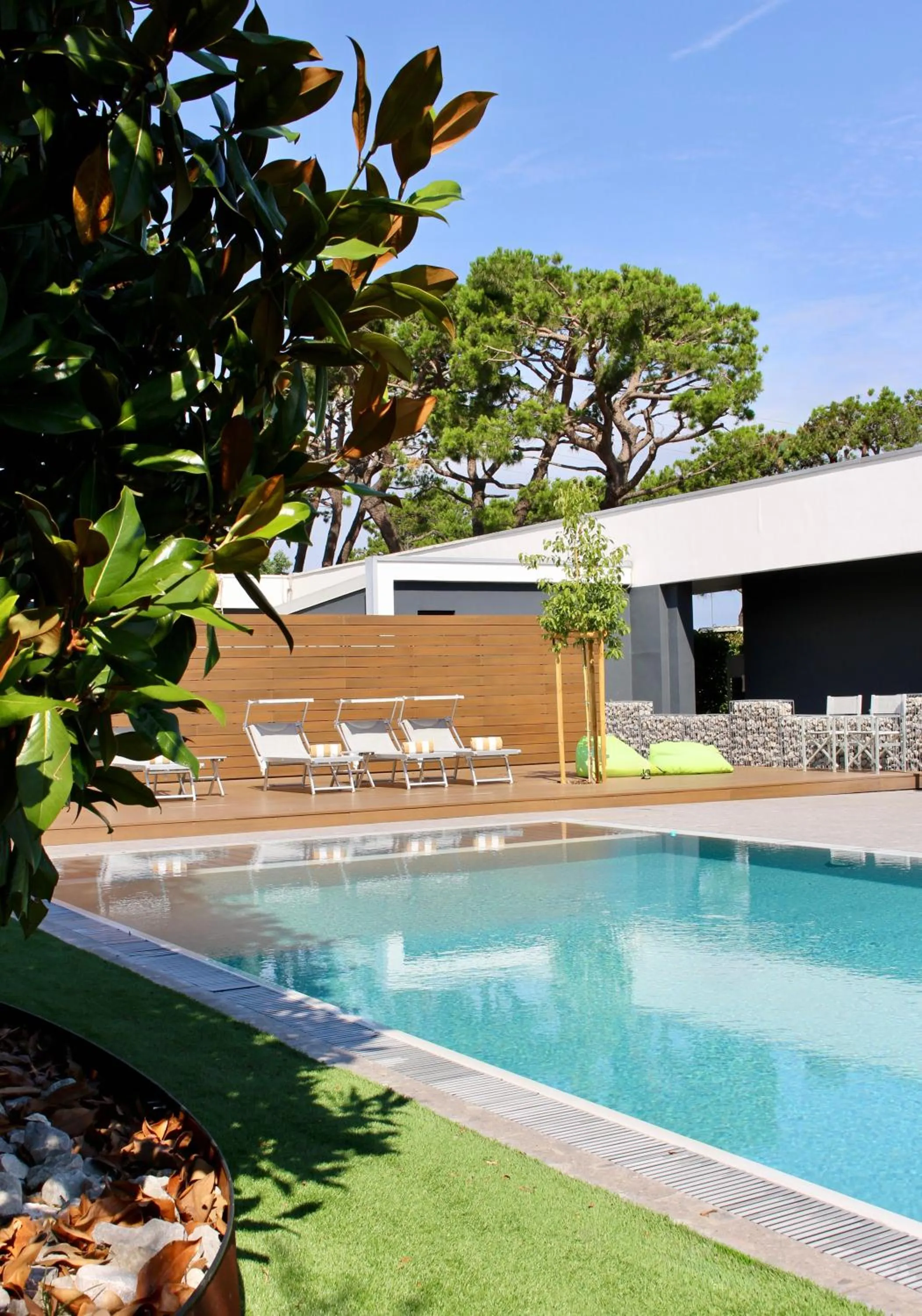 Swimming pool in Hotel Mealba