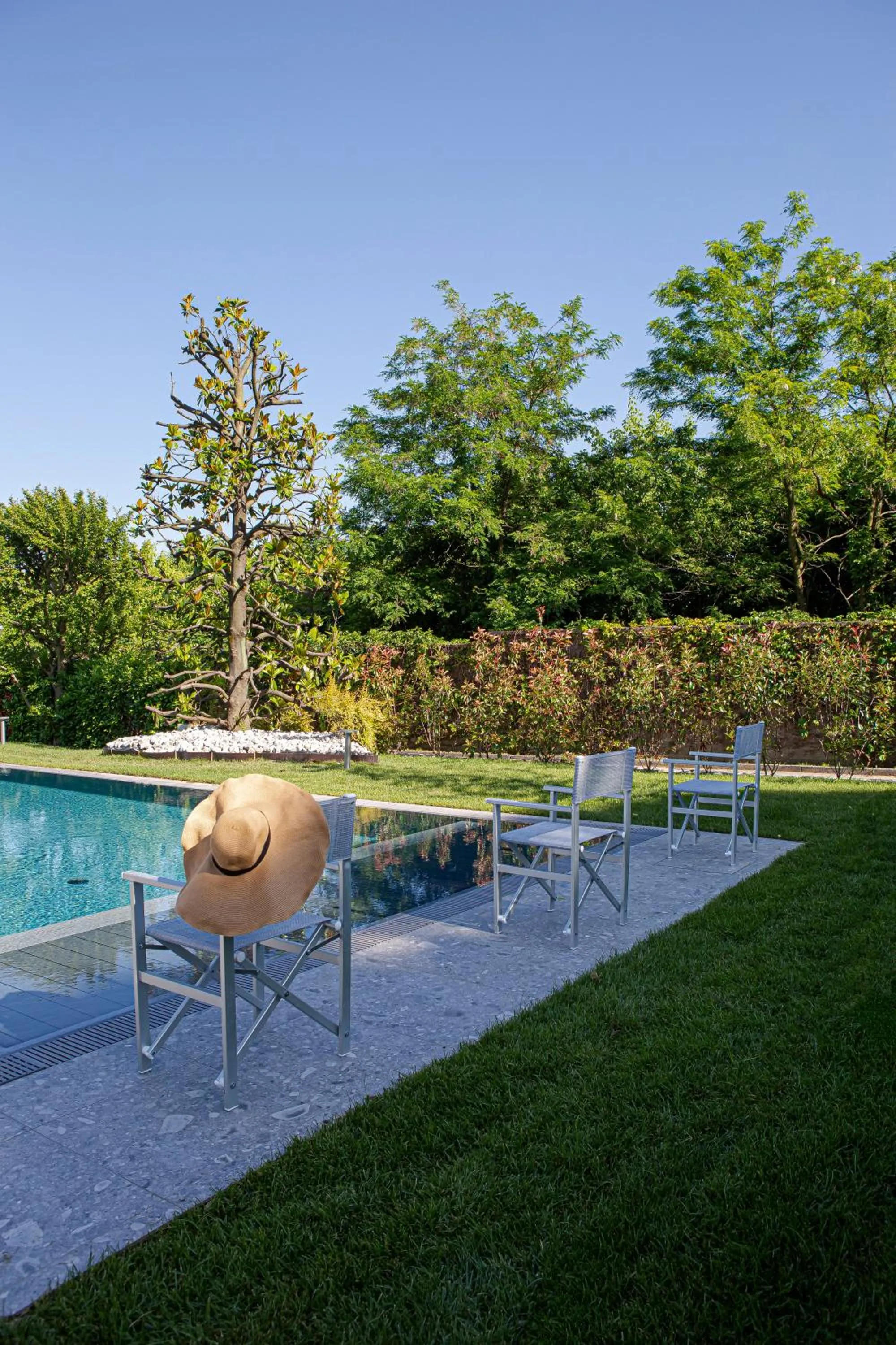 Garden view in Hotel Mealba