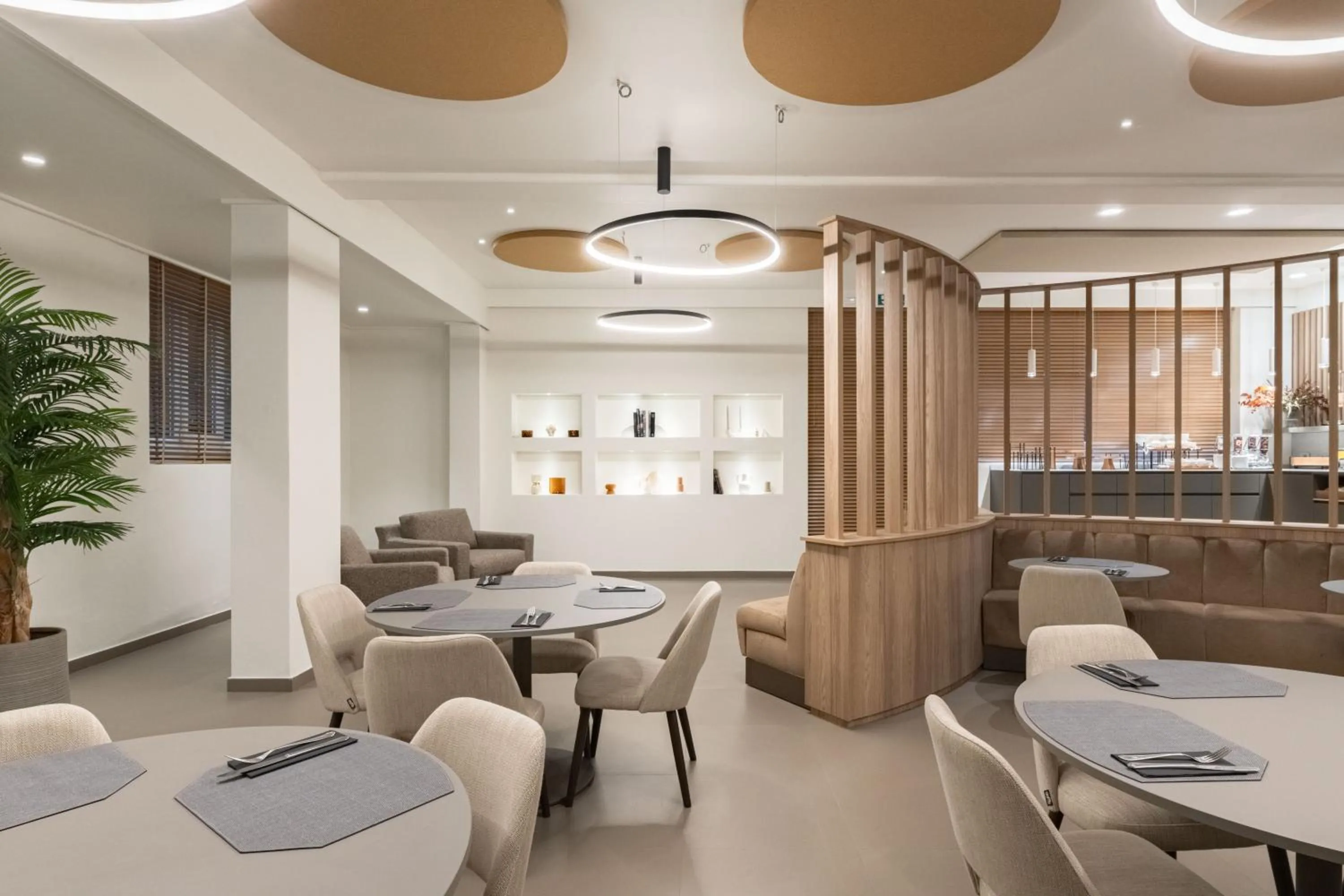 Restaurant/places to eat in Hotel Mealba