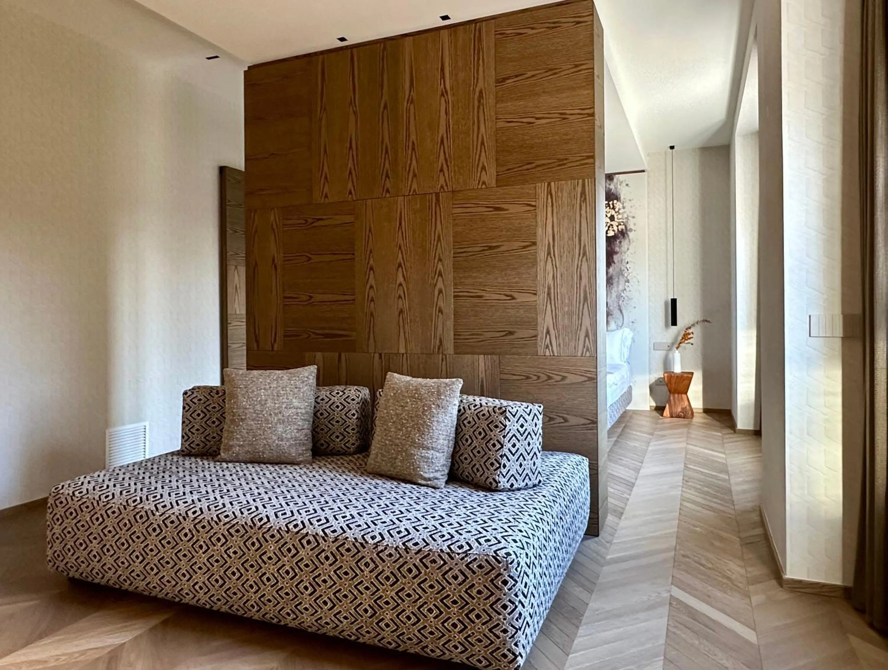 Seating area, Bed in Hotel Mealba