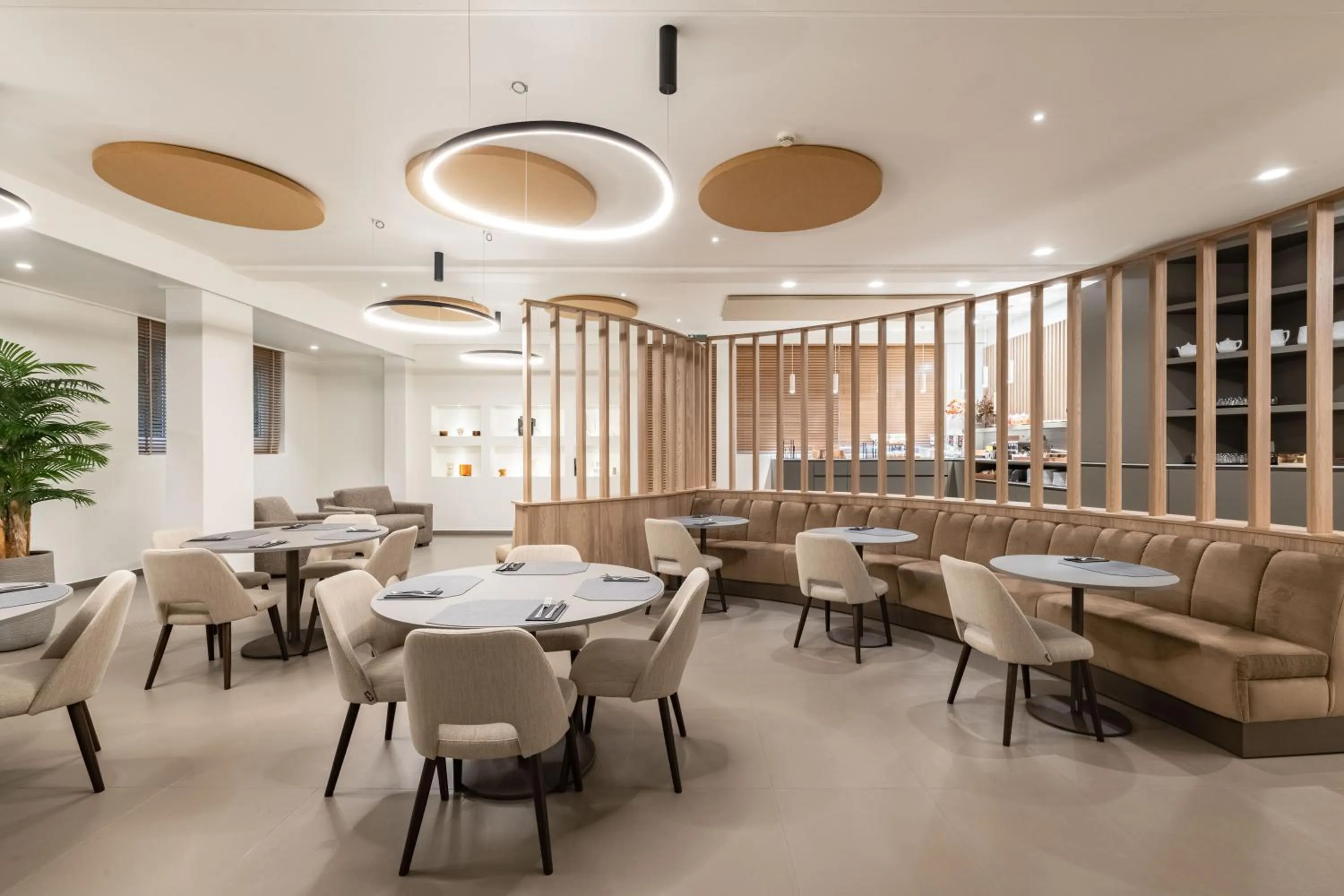 Restaurant/places to eat in Hotel Mealba