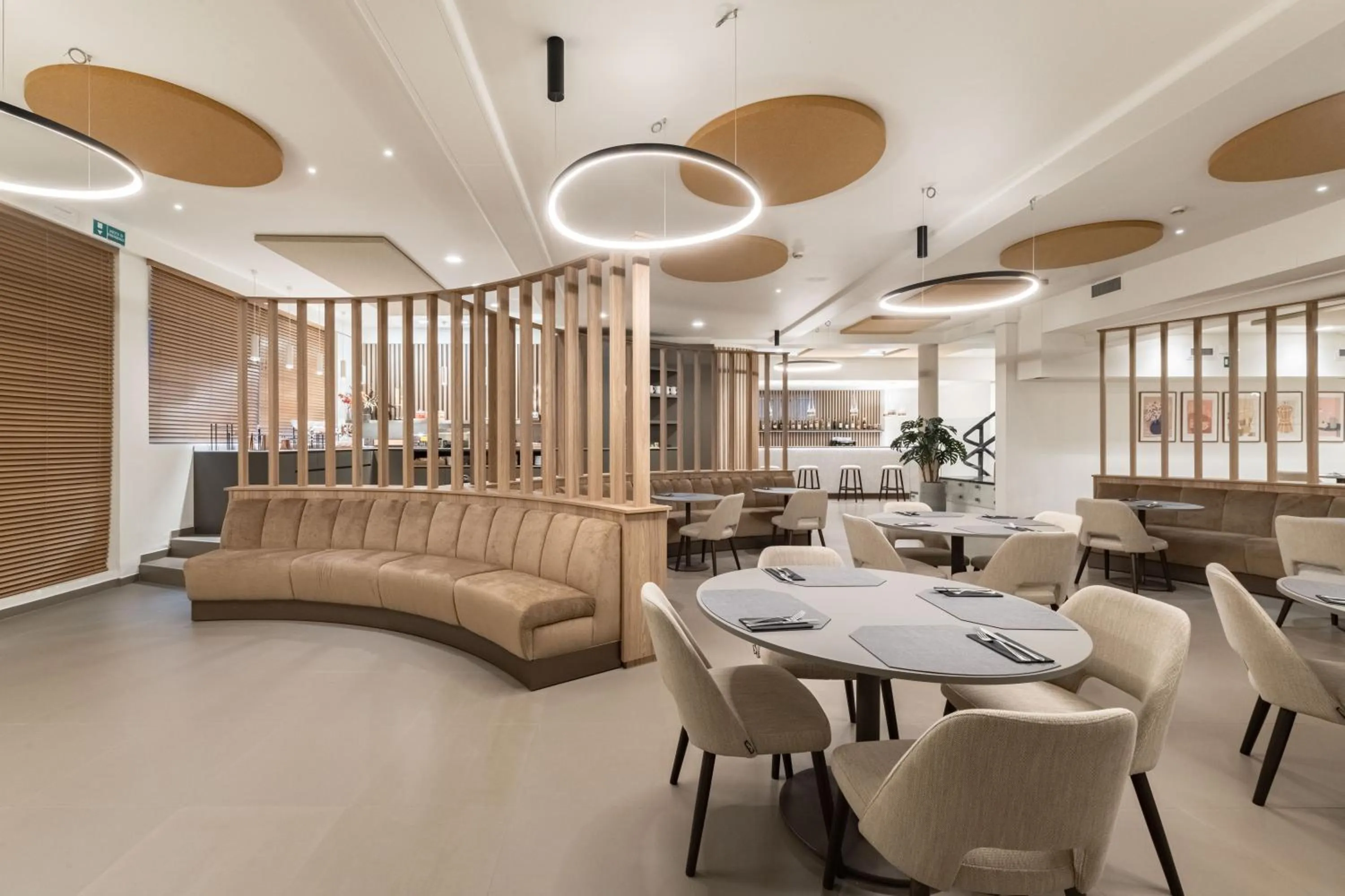 Restaurant/places to eat in Hotel Mealba