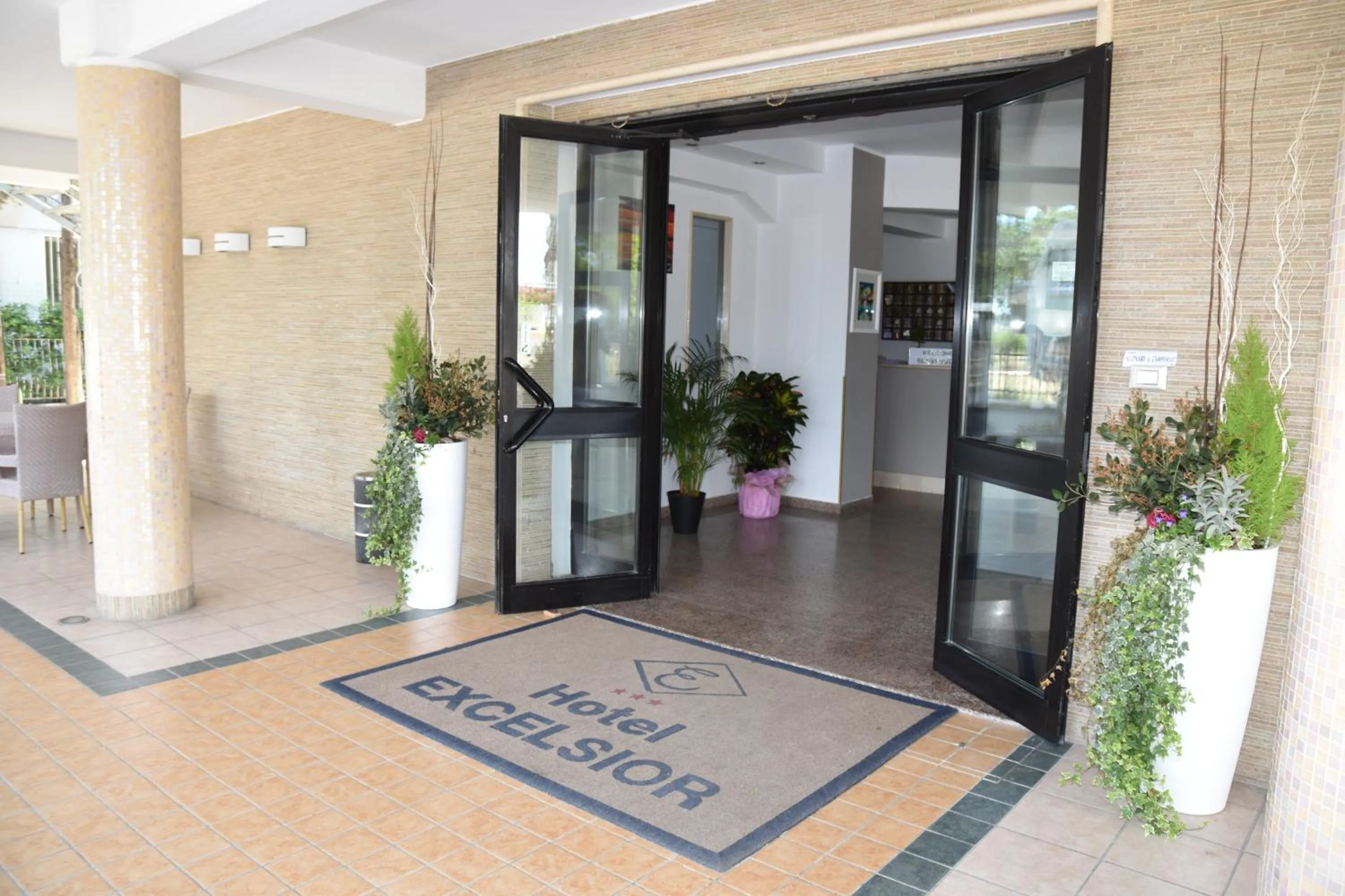 Patio in Hotel Excelsior