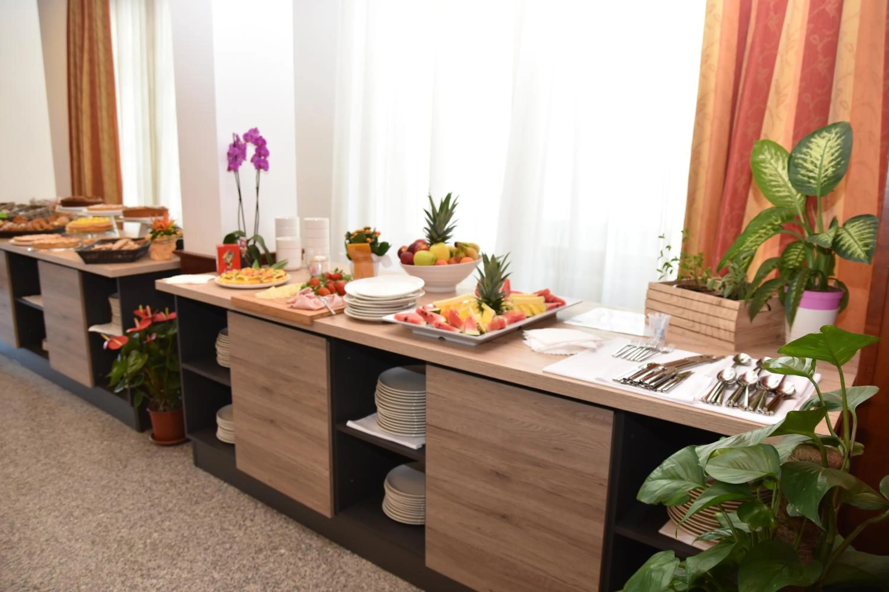 Food and drinks in Hotel Excelsior