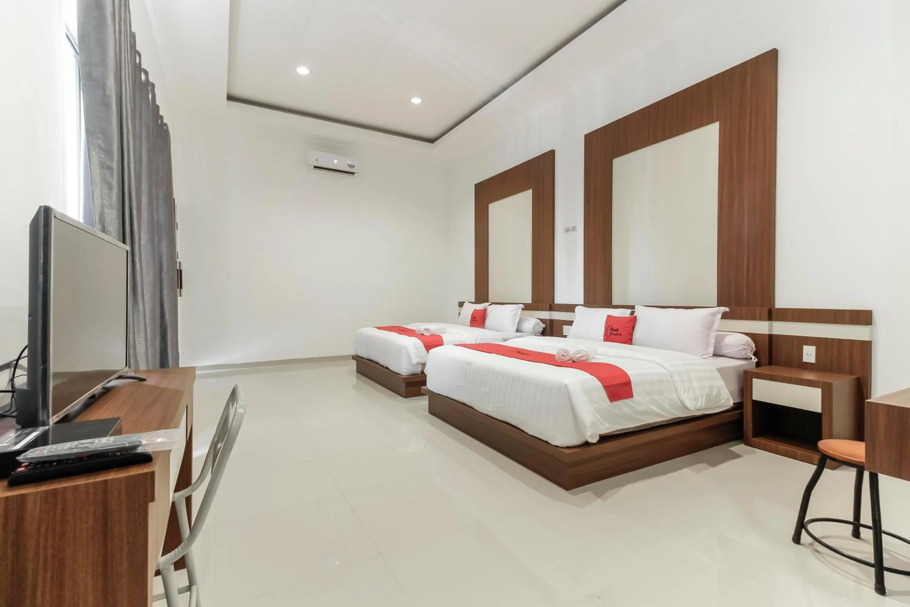 Bedroom, Bed in RedDoorz Premium @ Setiabudi Medan
