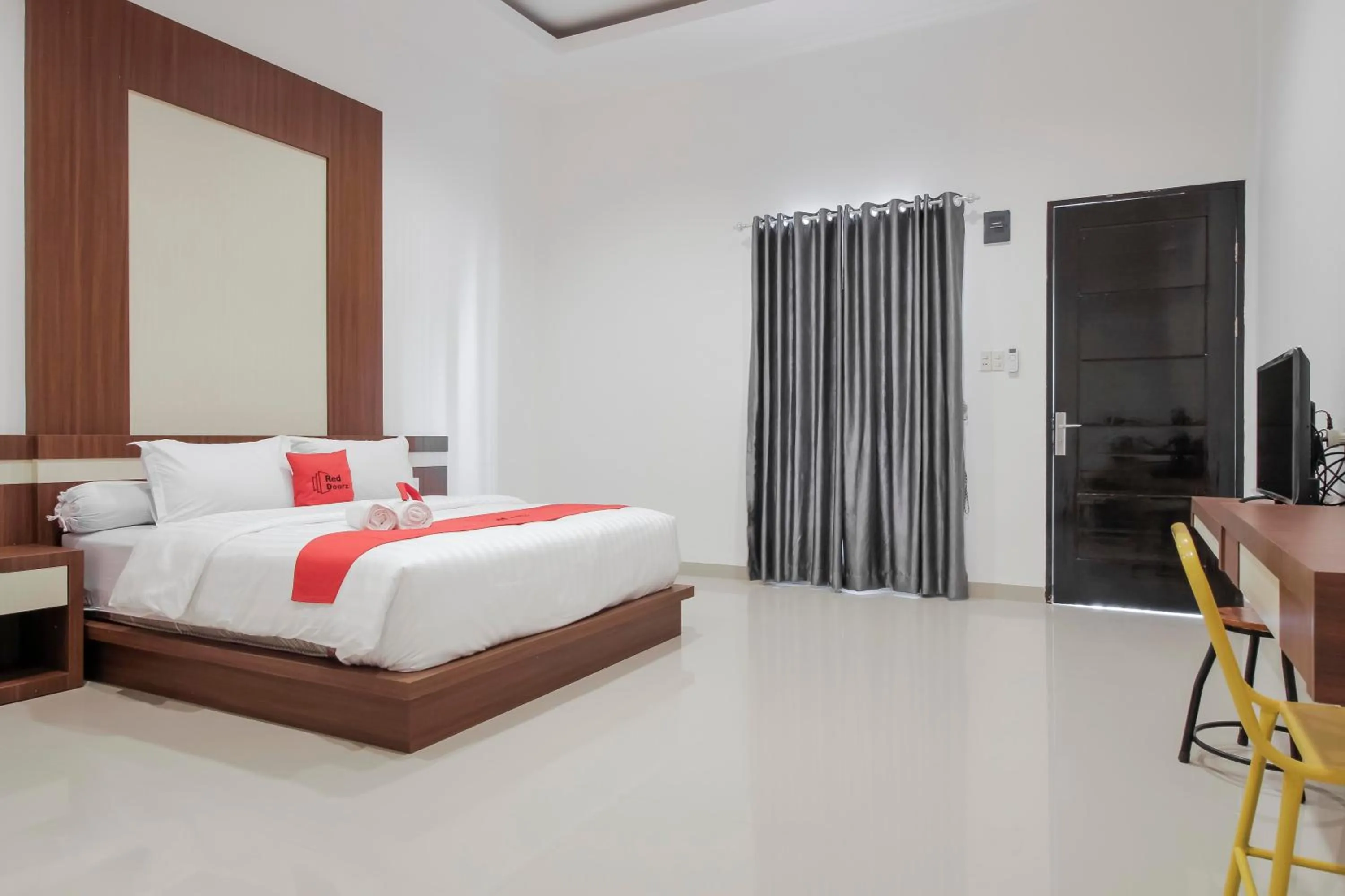 Bedroom, Bed in RedDoorz Premium @ Setiabudi Medan