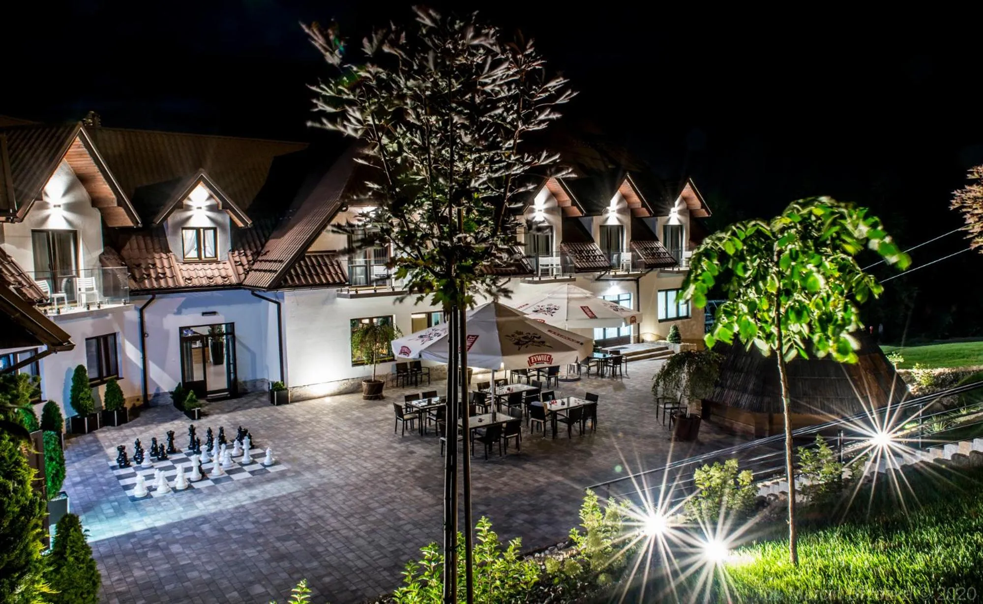 Property building in Hotel Kompleks Beskid z basenem i stokiem narciarskim - blisko Babiej Góry