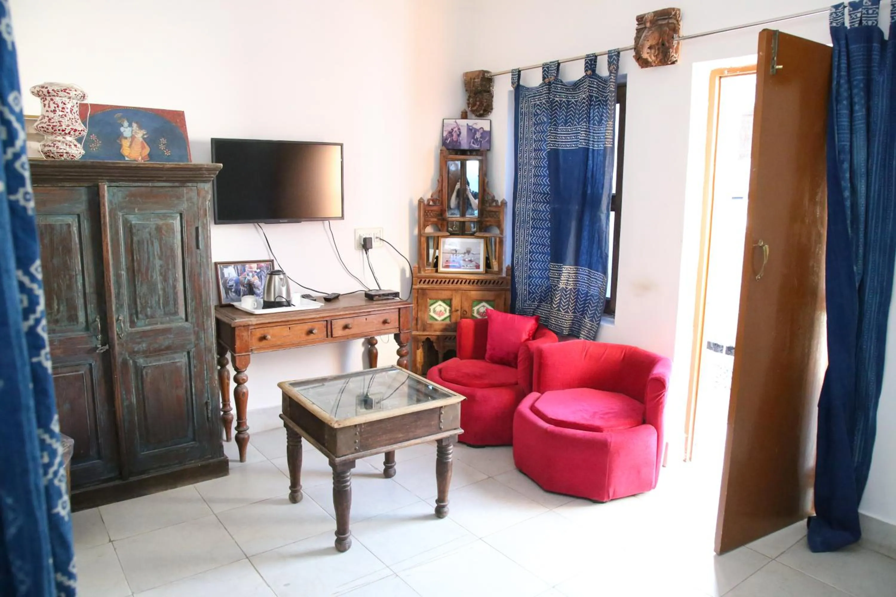 Decorative detail in Yogis Guest House