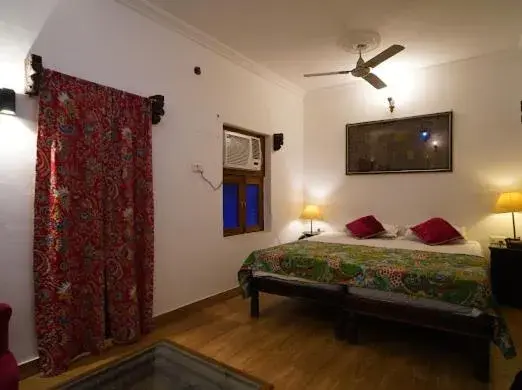 Deluxe Double Room in Yogis Guest House Deluxe Double Room in Yogis Guest House