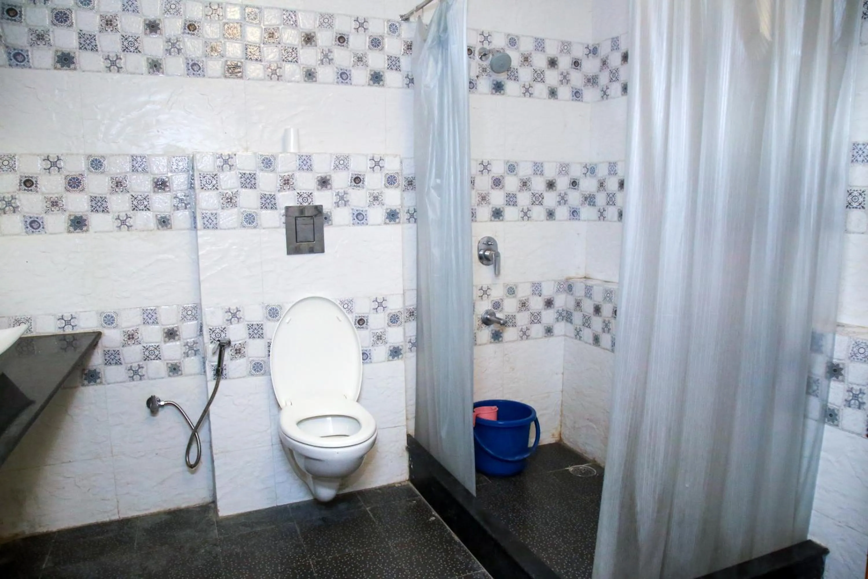 Bathroom in Yogis Guest House