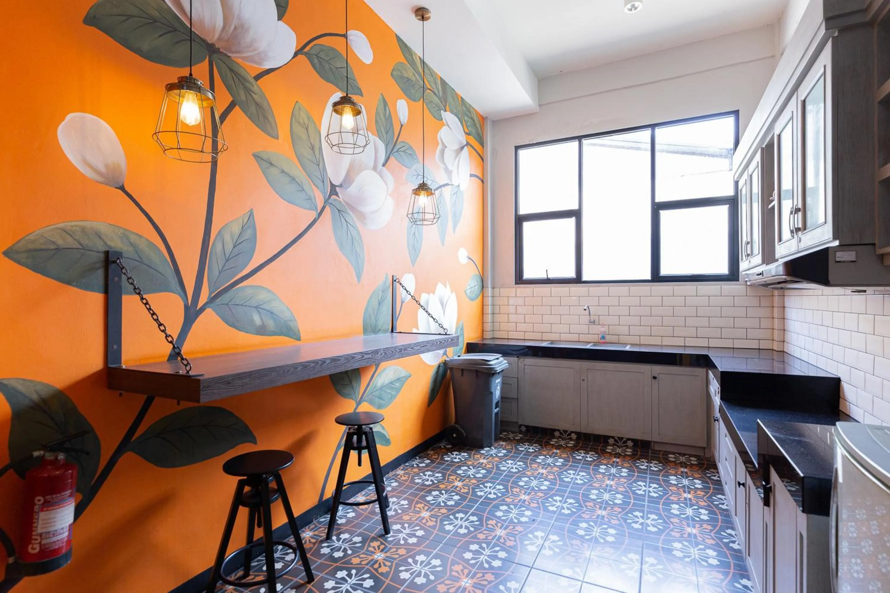 kitchen in RedDoorz Plus near Mall Slipi Jaya