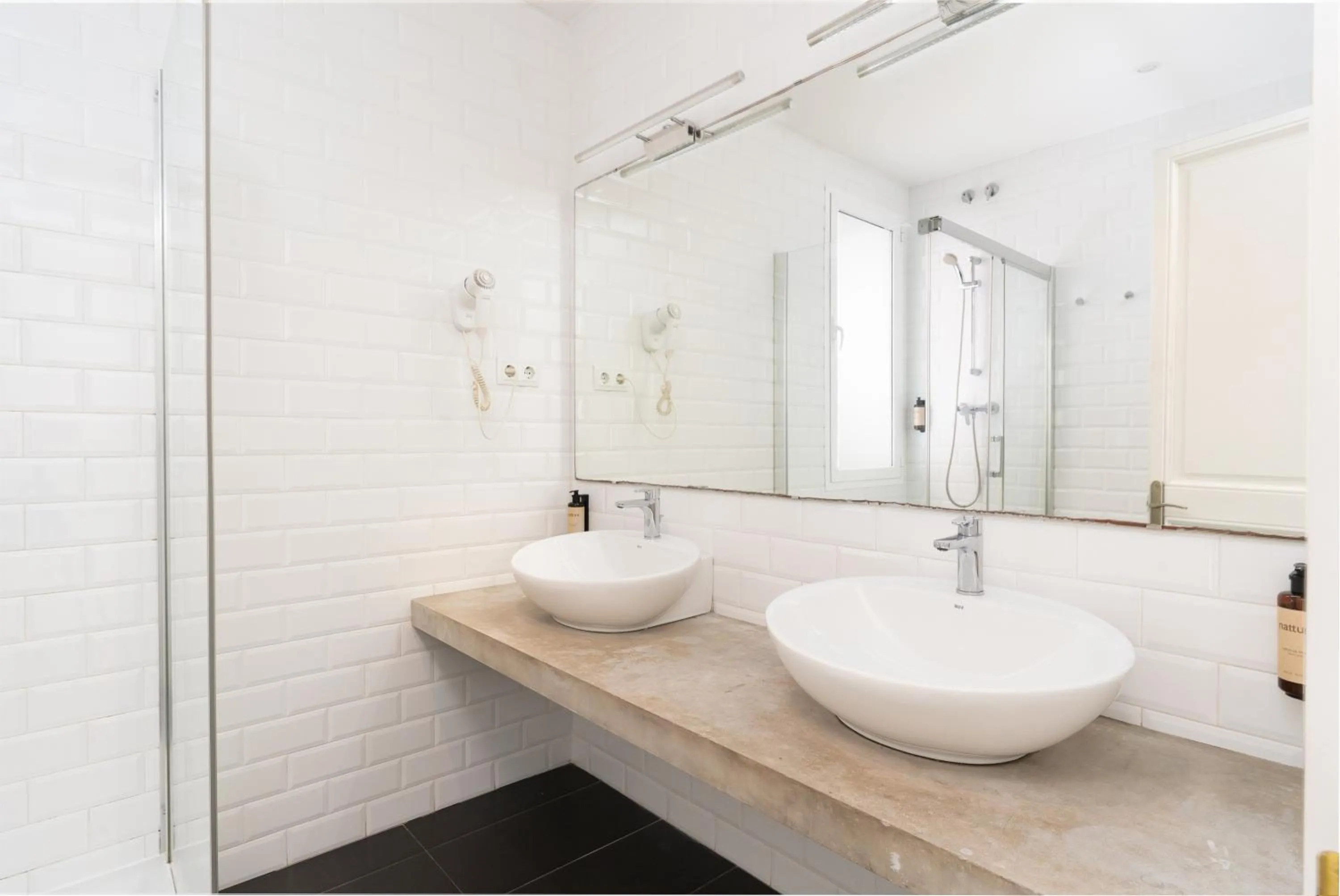 Bathroom in TSA Gran Via