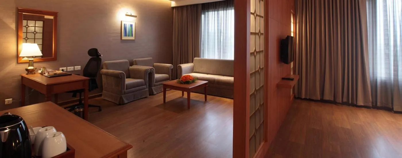 Monsoon Empress Kochi