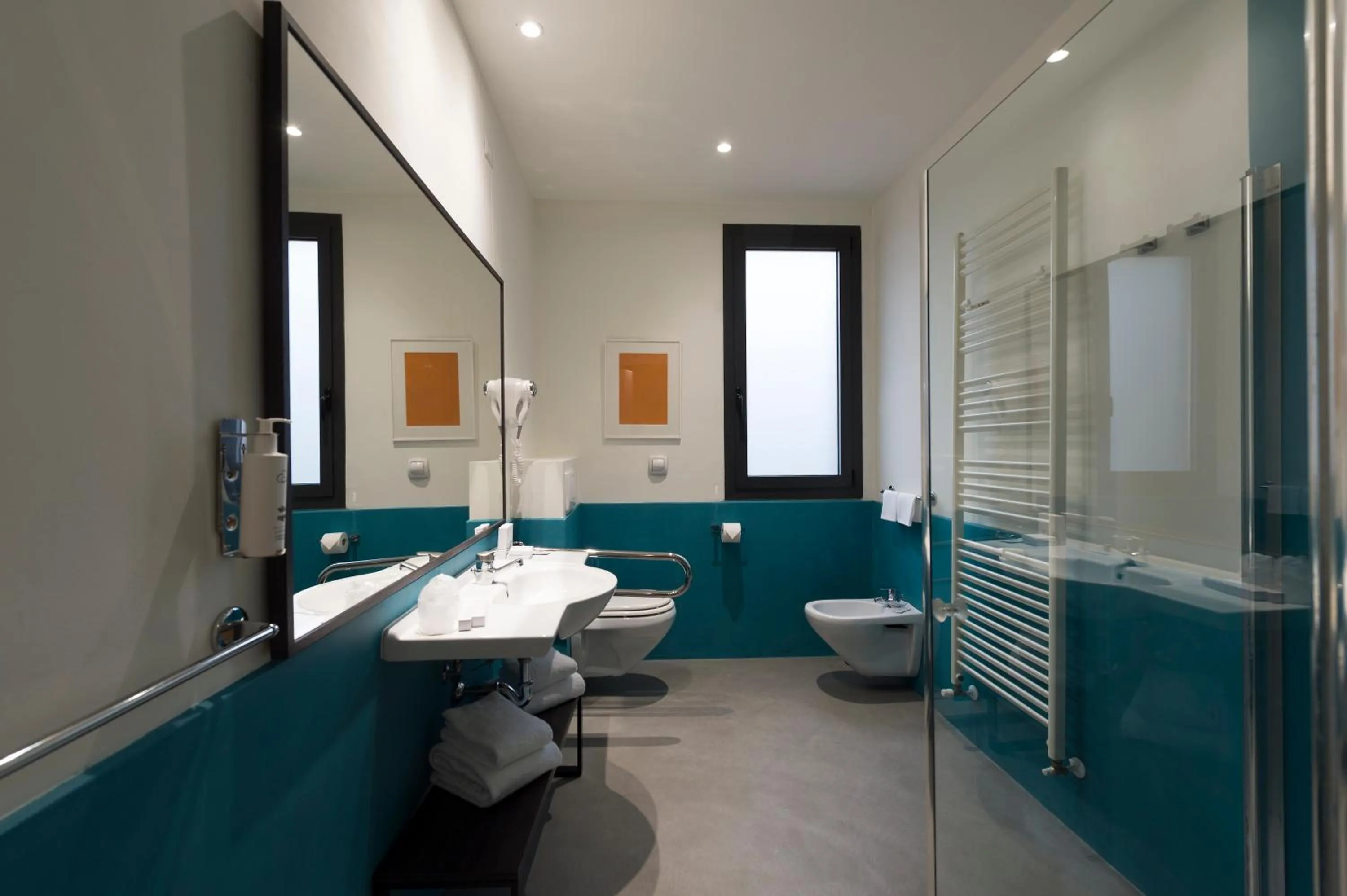 Toilet in Elizabeth Lifestyle Hotel