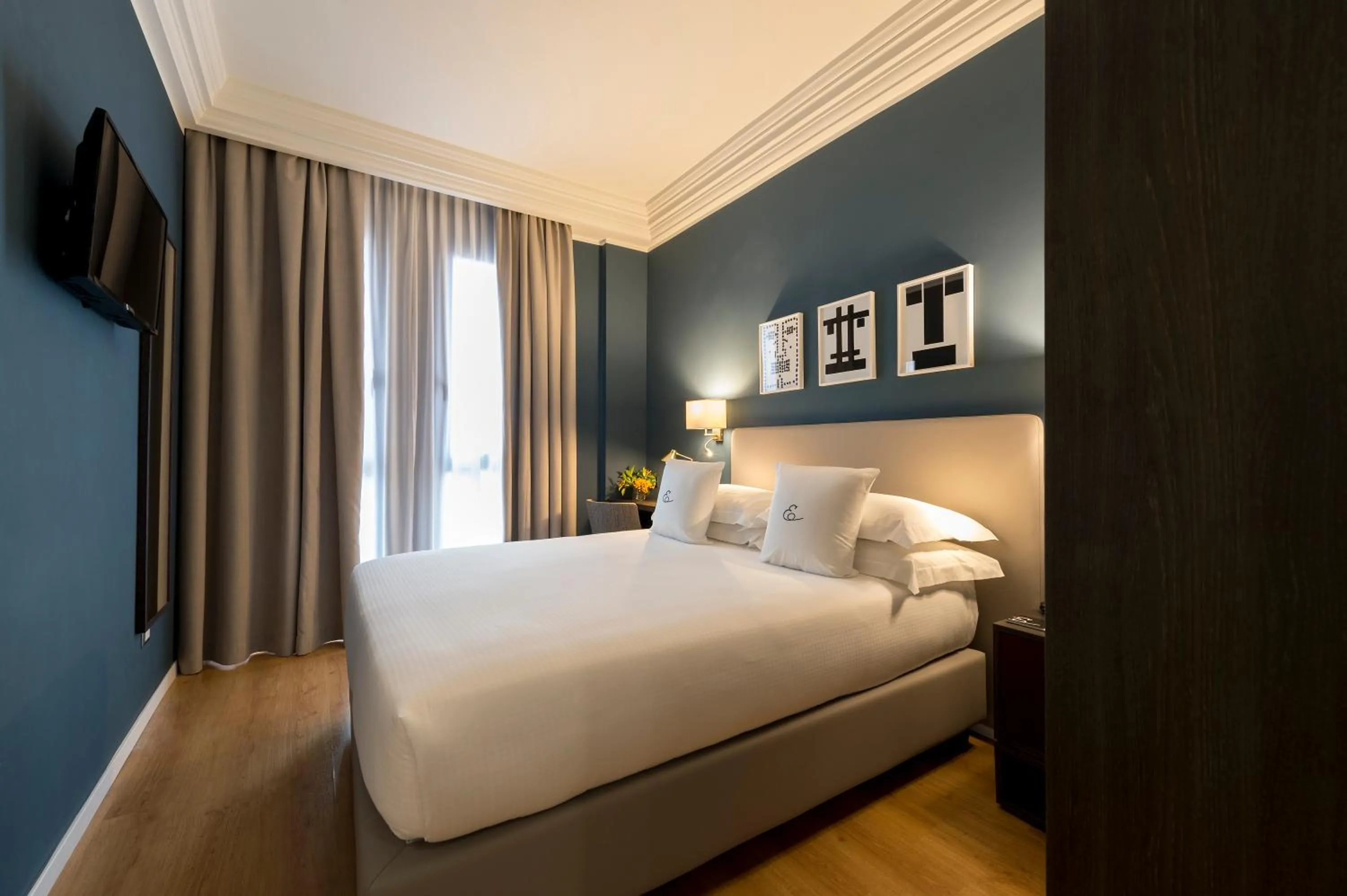 Photo of the whole room, Bed in Elizabeth Lifestyle Hotel